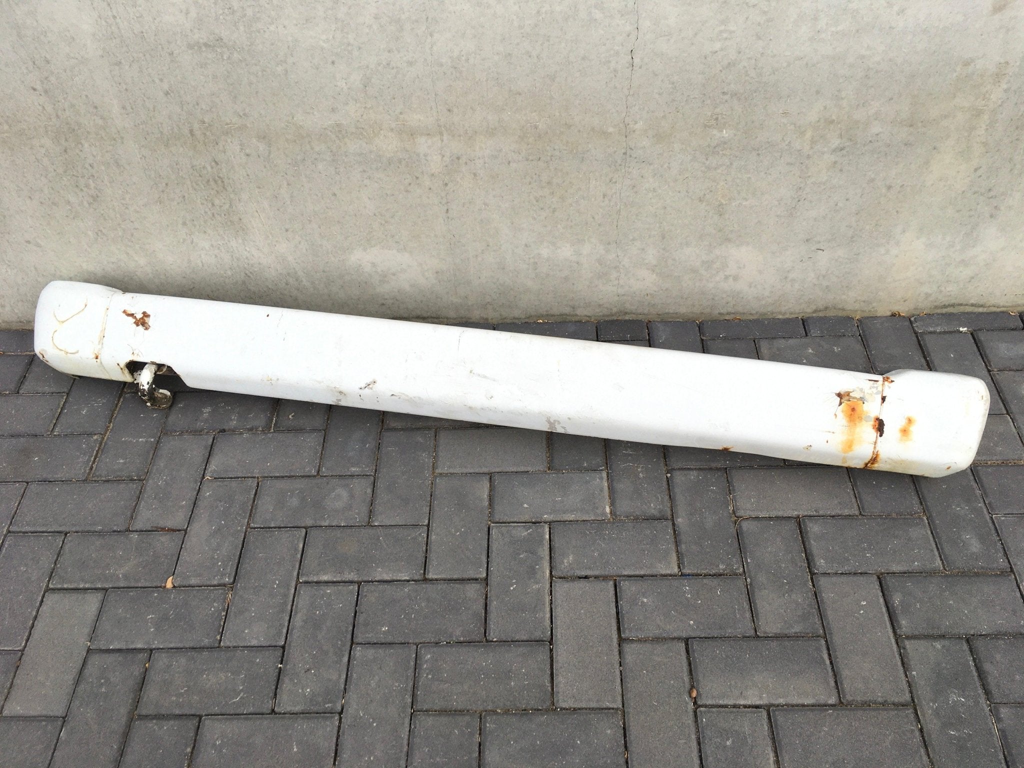 Paragolpes trasero Nissan Patrol 260 - 