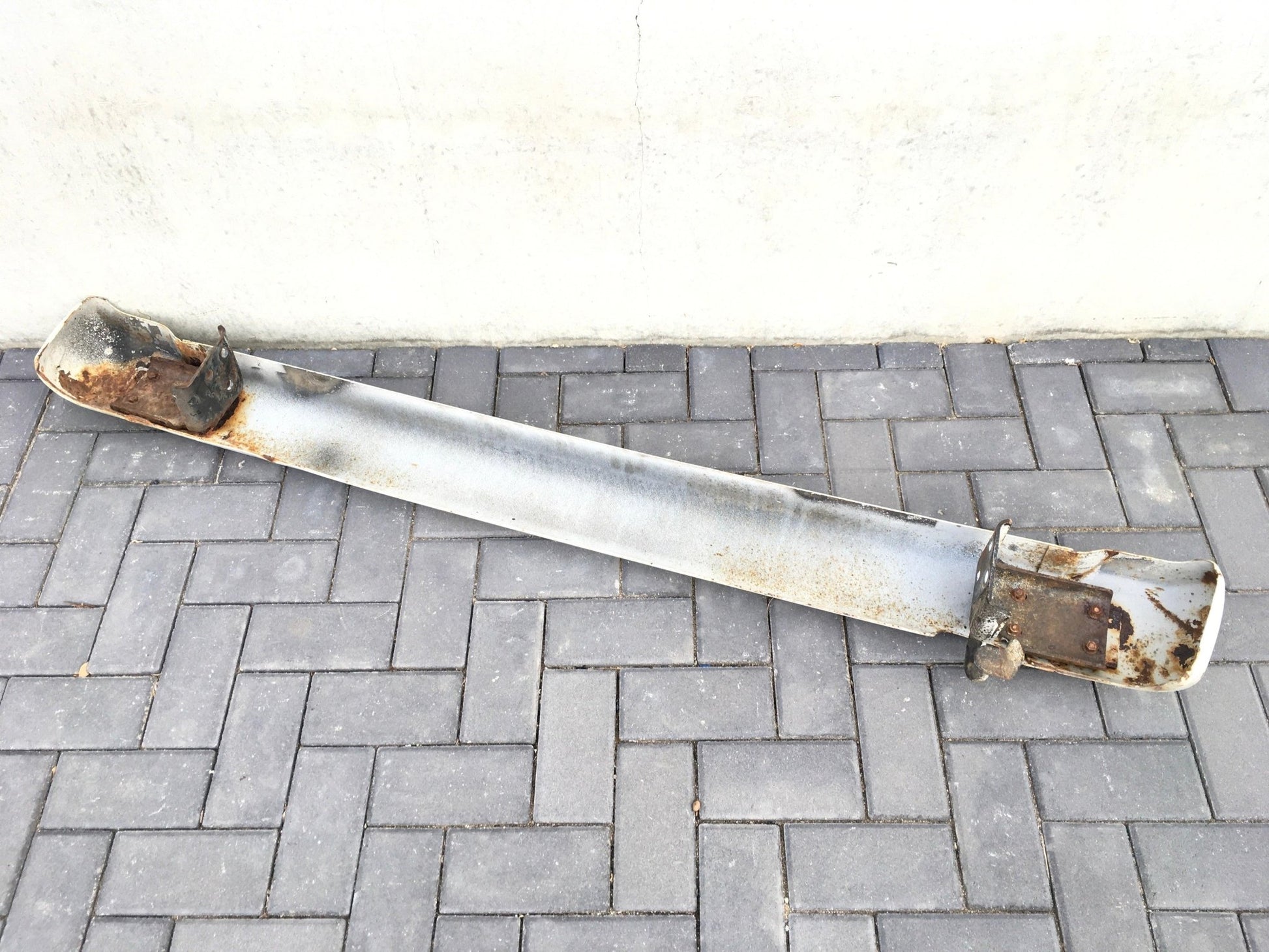 Paragolpes trasero Nissan Patrol 260 - 