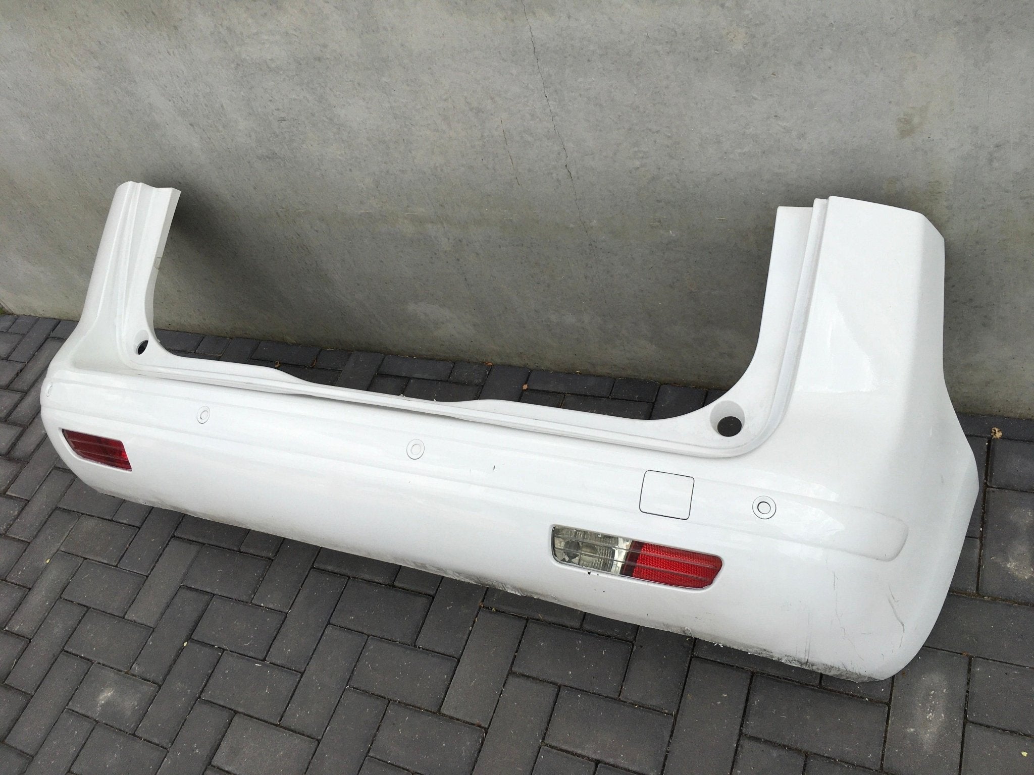 Paragolpes trasero Peugeot 5008 I - 9686198277