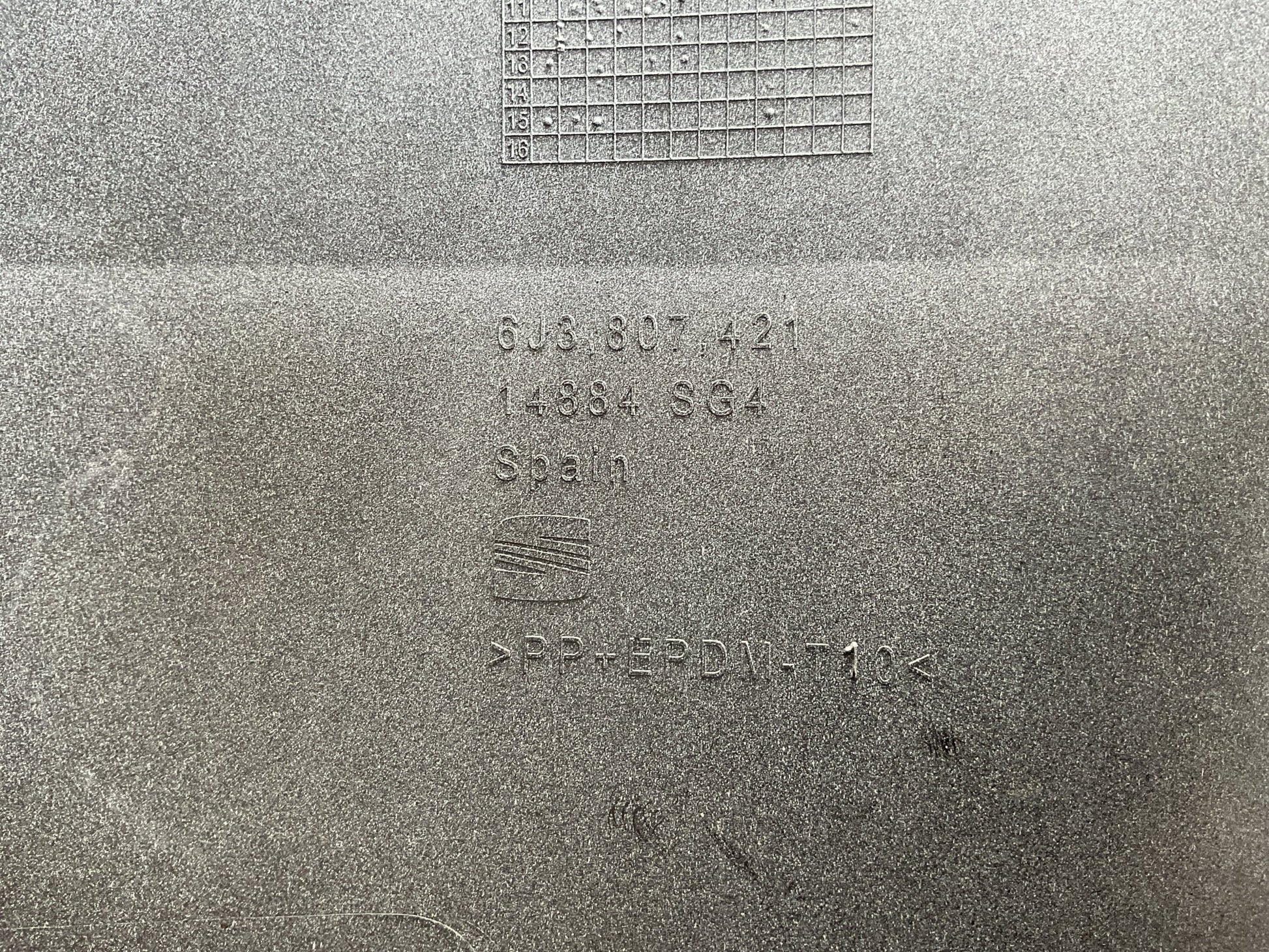 Paragolpes trasero Seat Ibiza 2008 - 2017 - 6J3807421