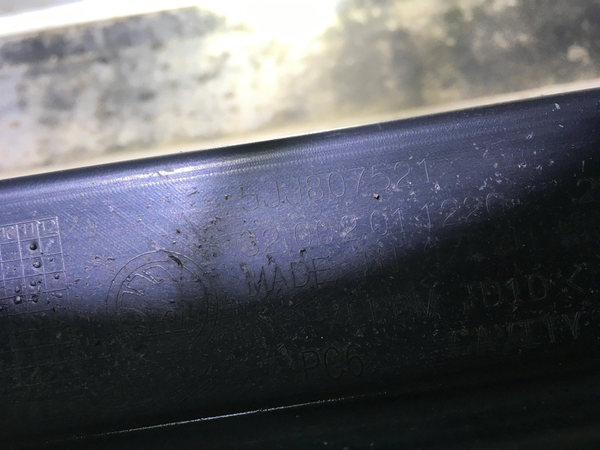 Paragolpes trasero Skoda rapid 5JJ807421B - 5JJ807421B