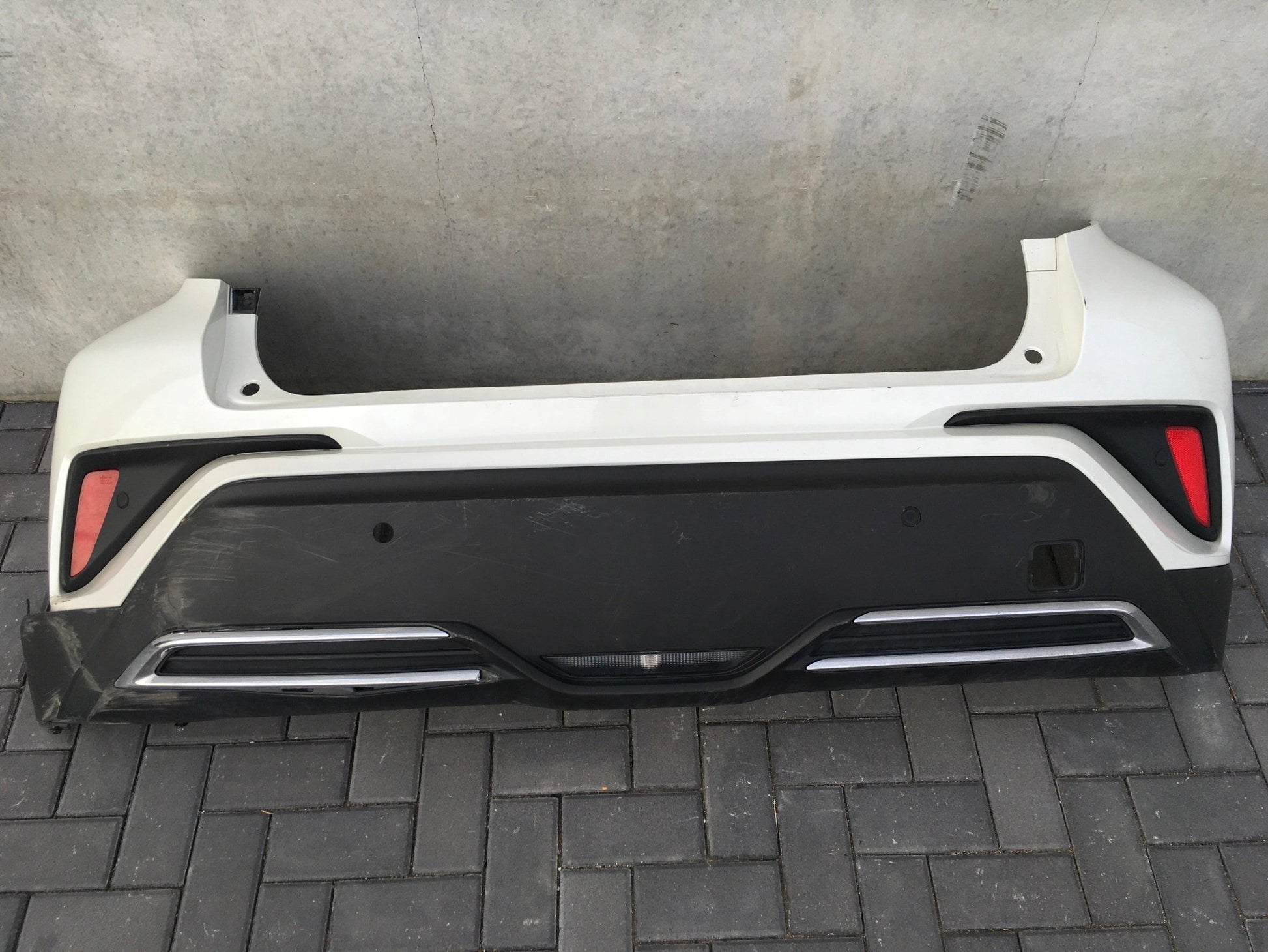 Paragolpes trasero Toyota C - HR AX1 - 52159F4907