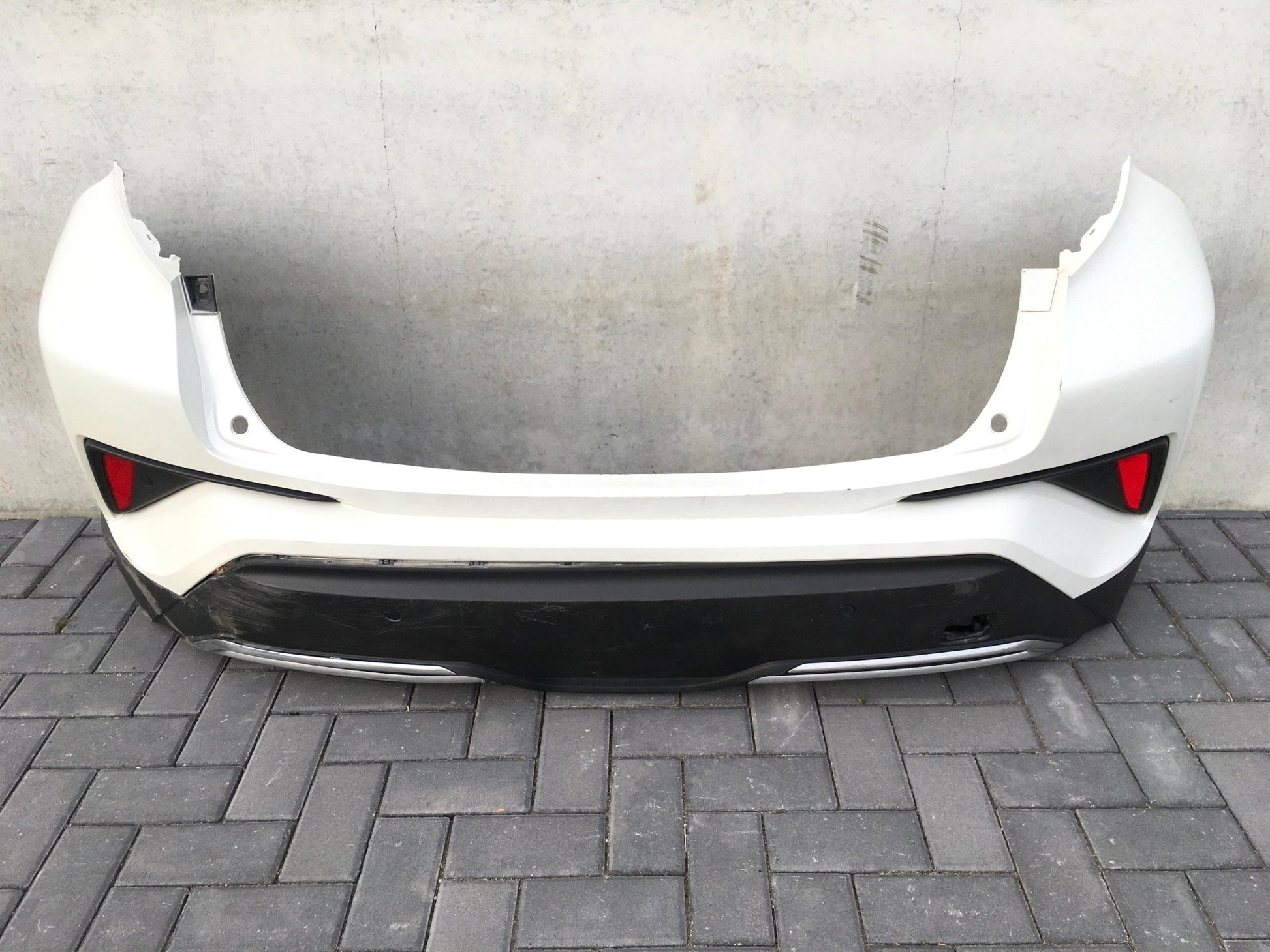 Paragolpes trasero Toyota C - HR AX1 - 52159F4907