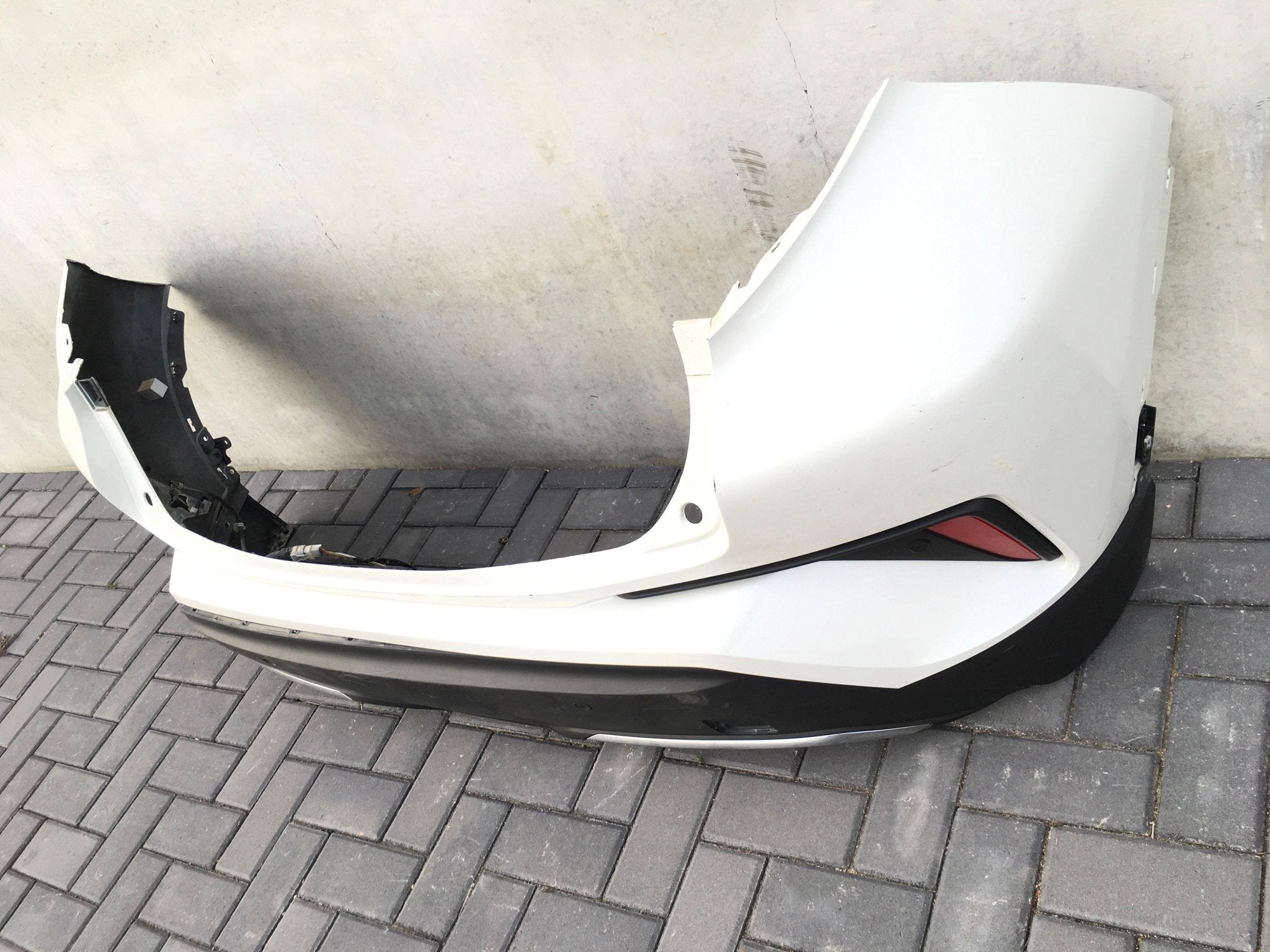 Paragolpes trasero Toyota C - HR AX1 - 52159F4907