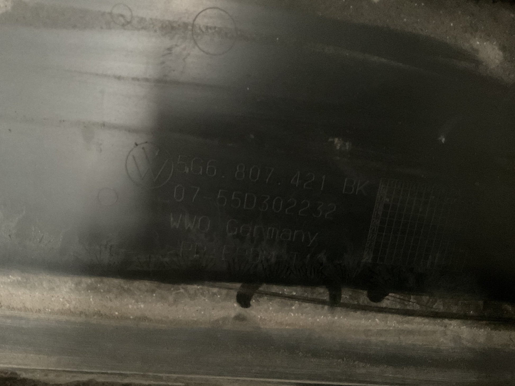 Paragolpes Trasero VW Golf 16-20 - 5G6807421BK _