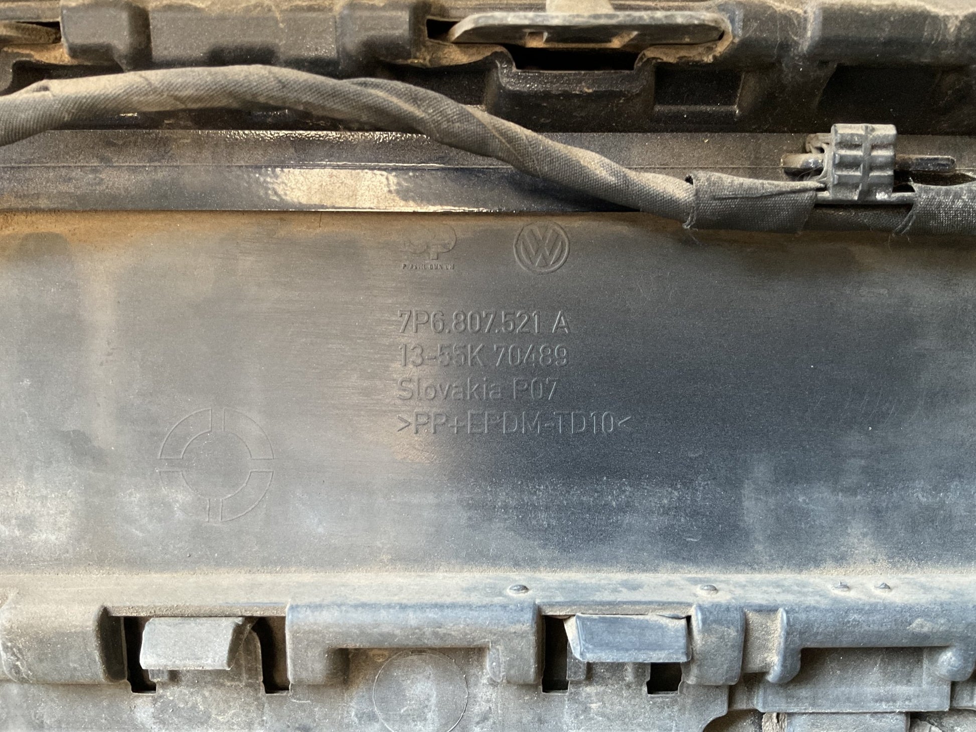 Paragolpes trasero VW Touareg 11-15 - 7P6807521A