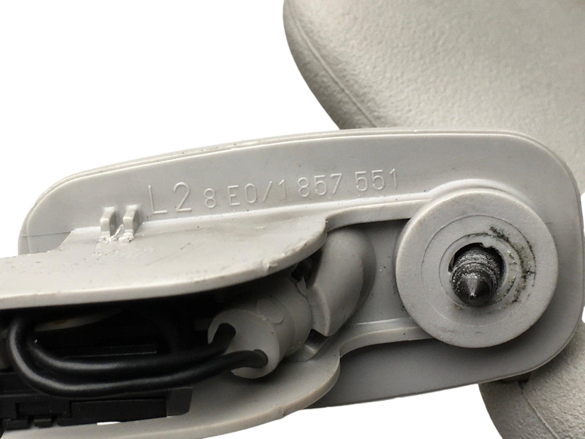 Parasoles Audi A4 B7 Seat Exeo - 8E01857551