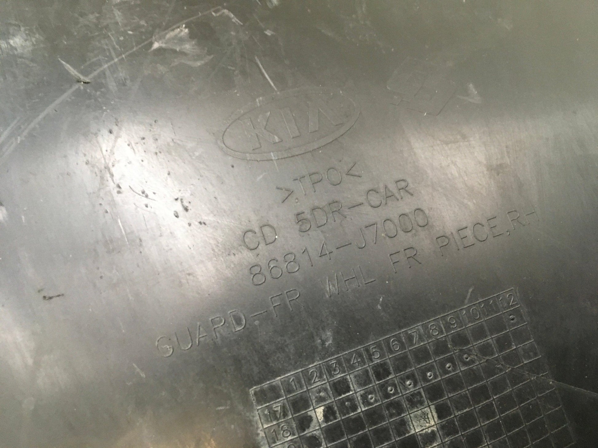 Paso rueda del dcho Kia Ceed III - 86814J7000