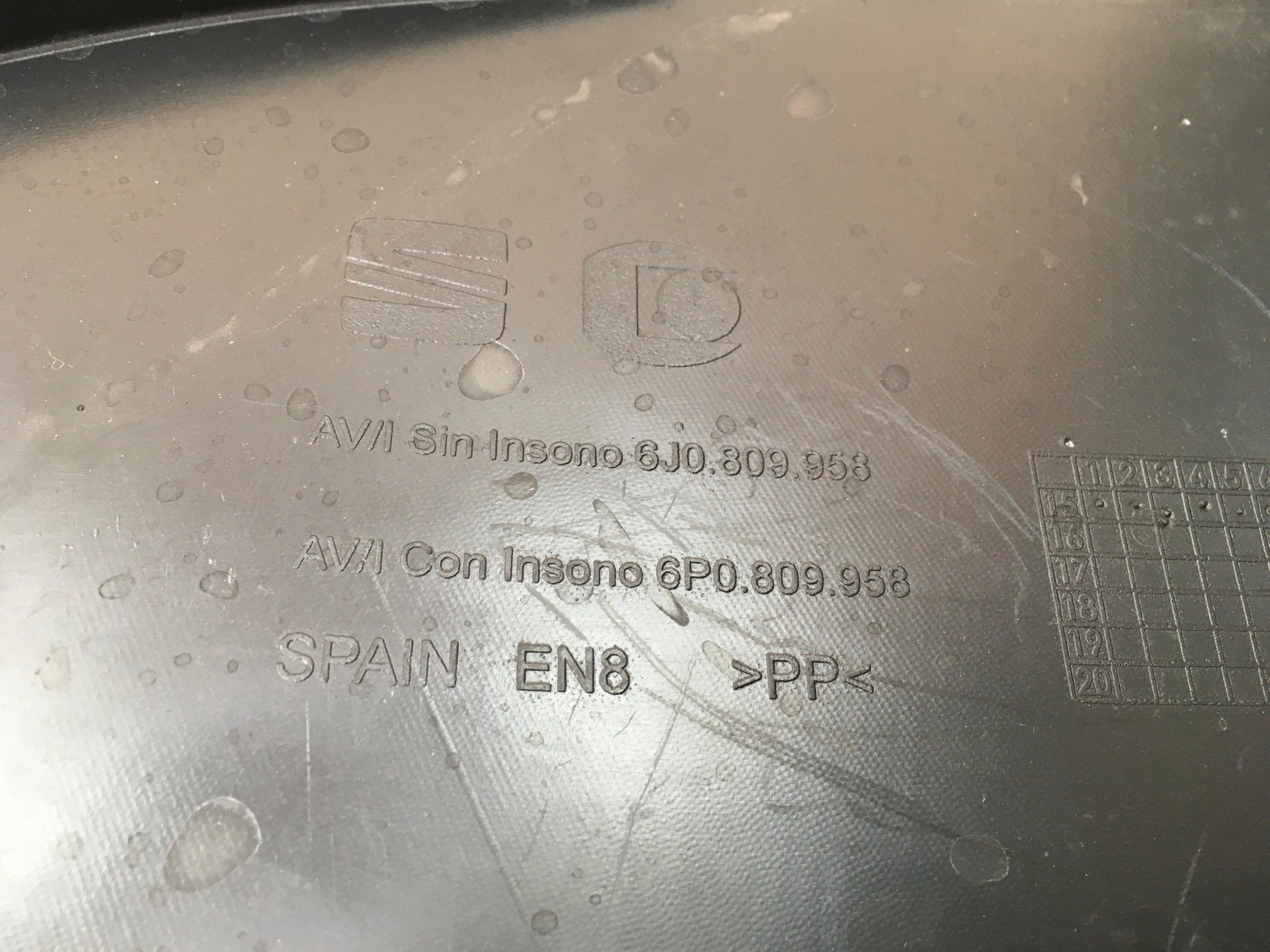 Paso rueda del dcho Seat Ibiza III y IV - 6J0809958