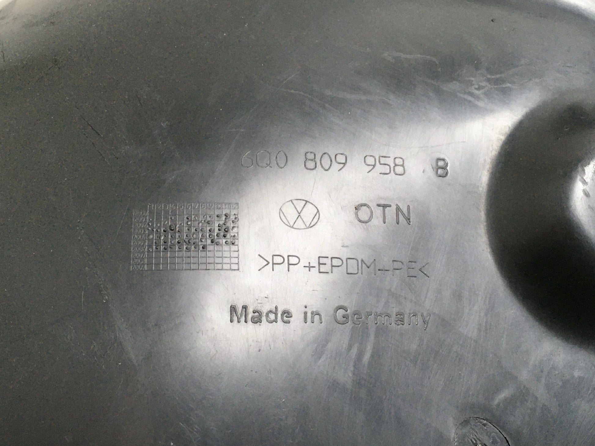 Paso Rueda del dcho VW Polo IV 9N - 6Q0809958B