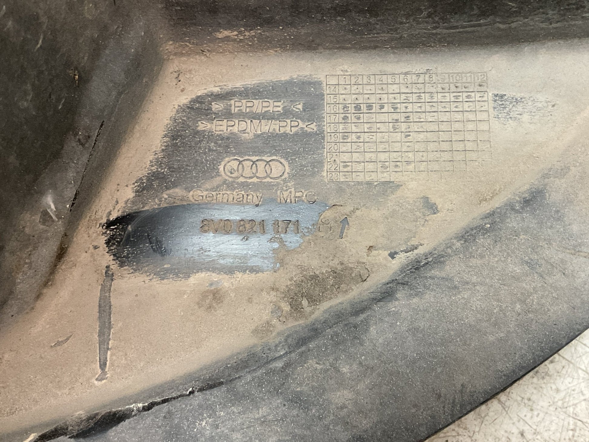 Paso Rueda del izq Audi A3 12 - 20 - 8V0821171