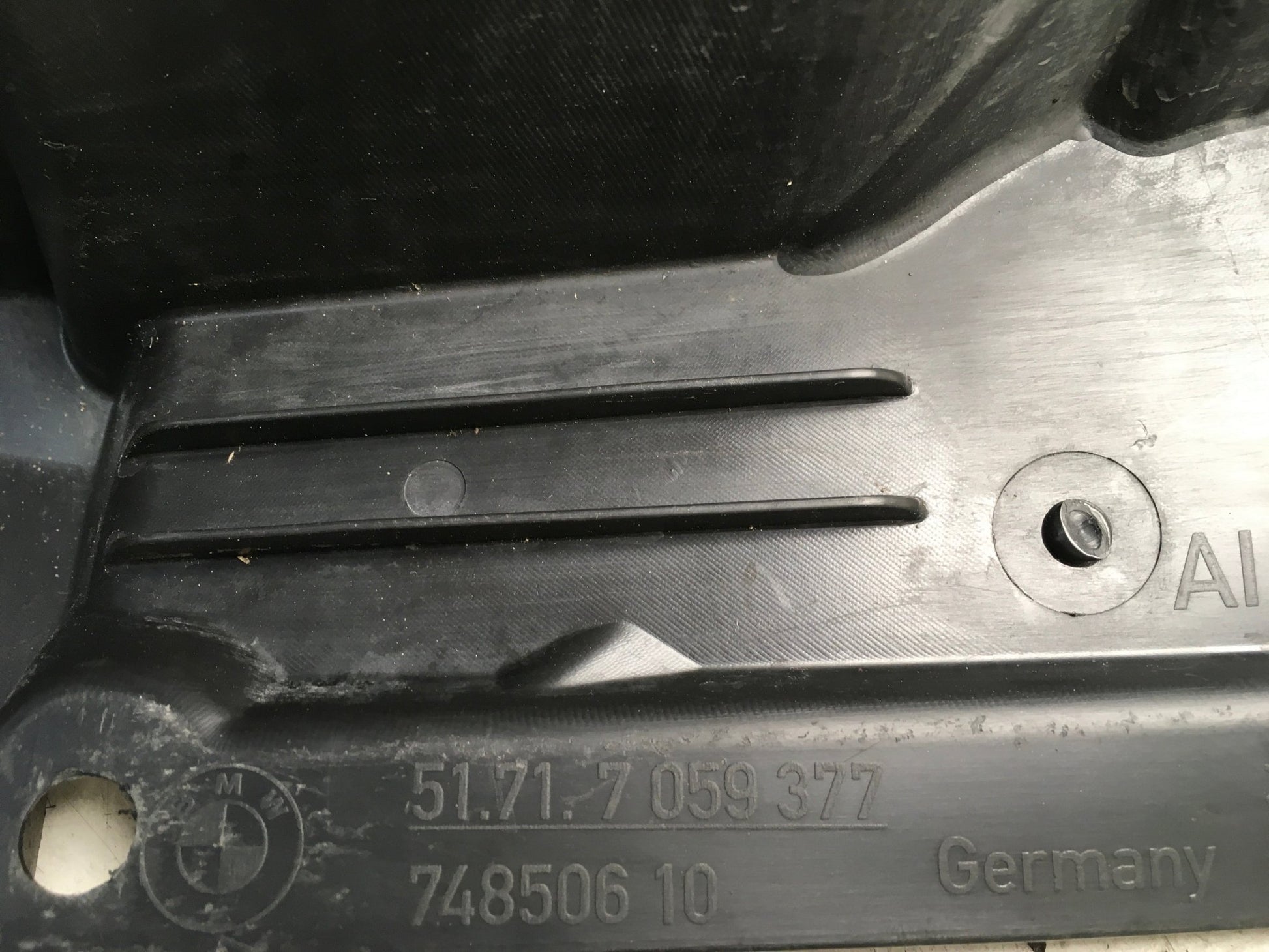 Paso rueda del izq BMW E90 E91 E92 E93 - 51717059377