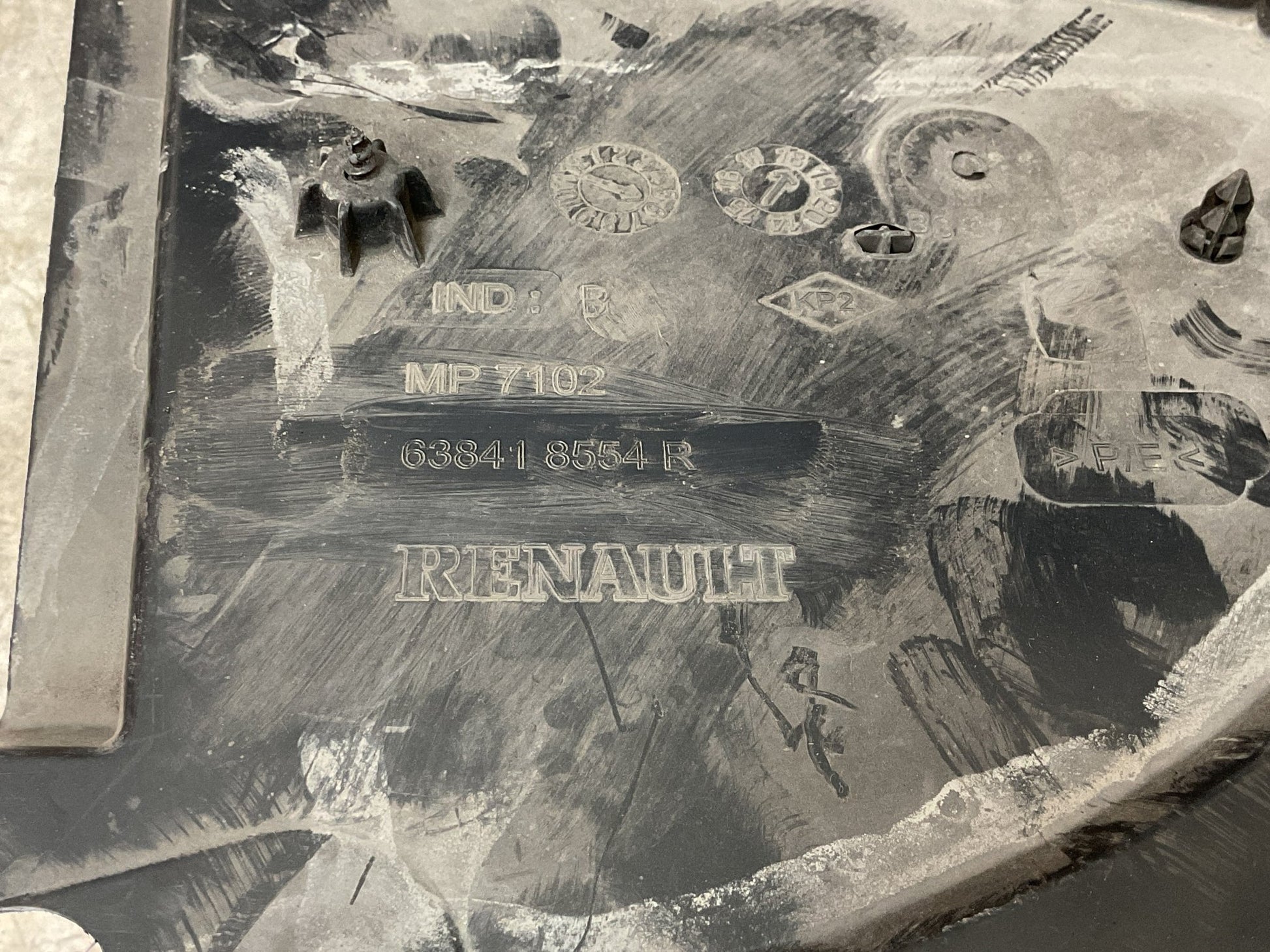 Paso Rueda del izq Renault Kadjar 15 - 24 - 638418554R