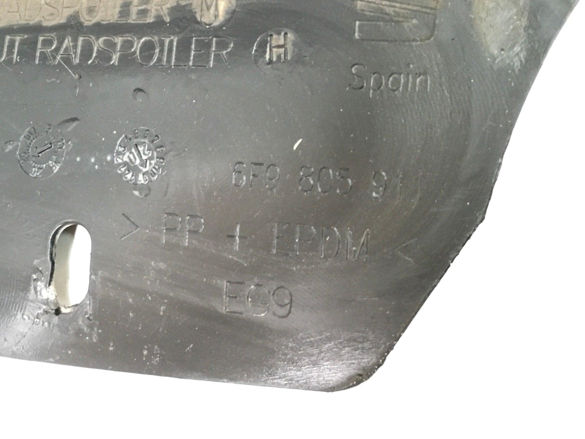 Paso rueda del izq Seat Arona - 6F9805911