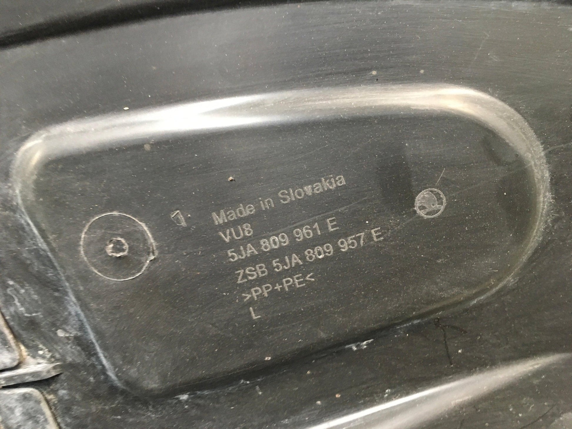 Paso Rueda del izq Skoda Rapid - 5JA809961E