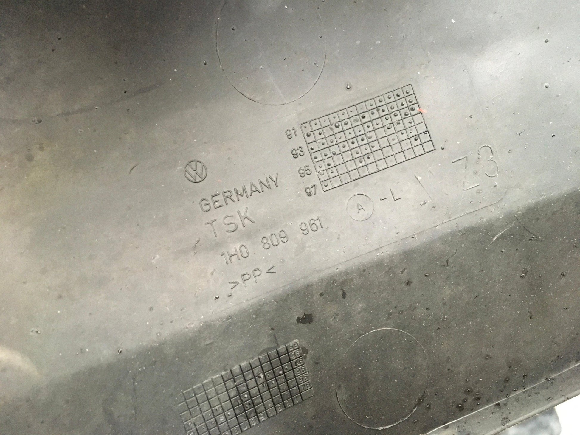 Paso Rueda del izq VW Golf III - 1H0809961