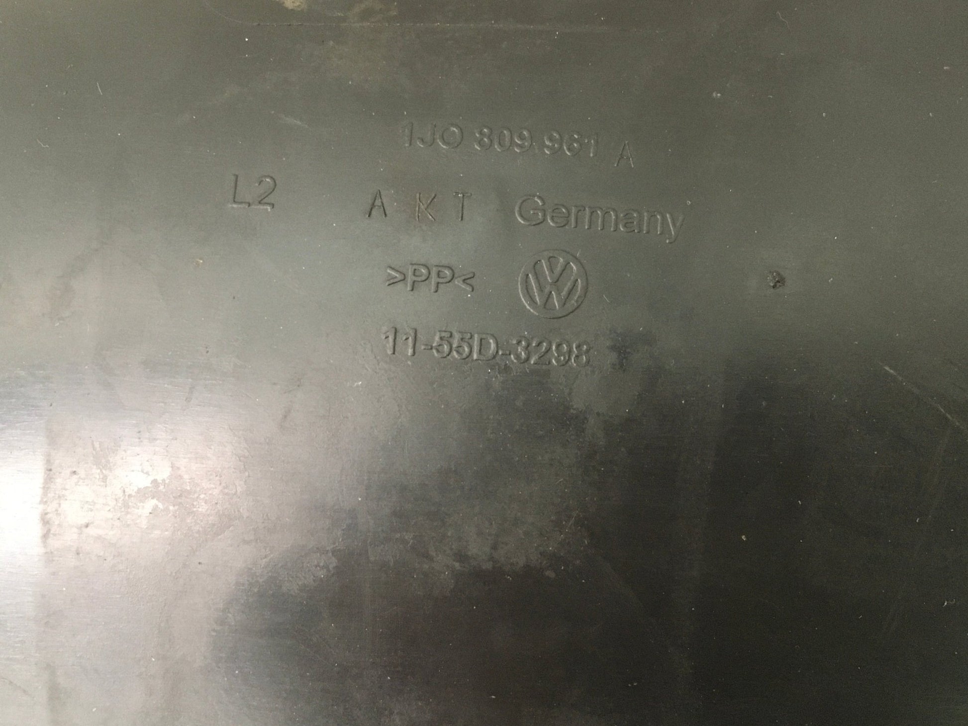 Paso Rueda del izq VW Golf IV - 1JO809961A