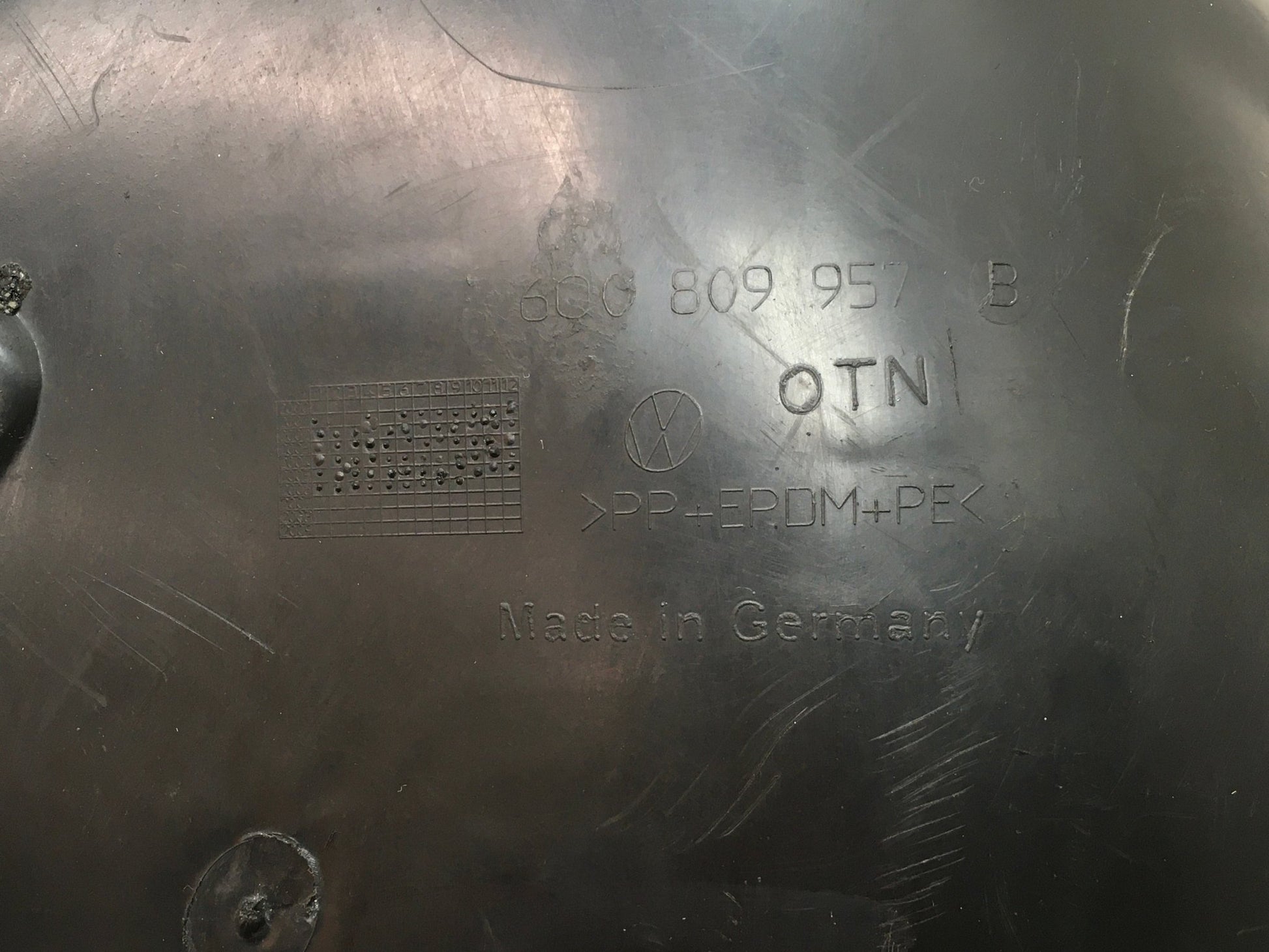 Paso Rueda del izq VW Polo IV 9N - 6Q0809957B