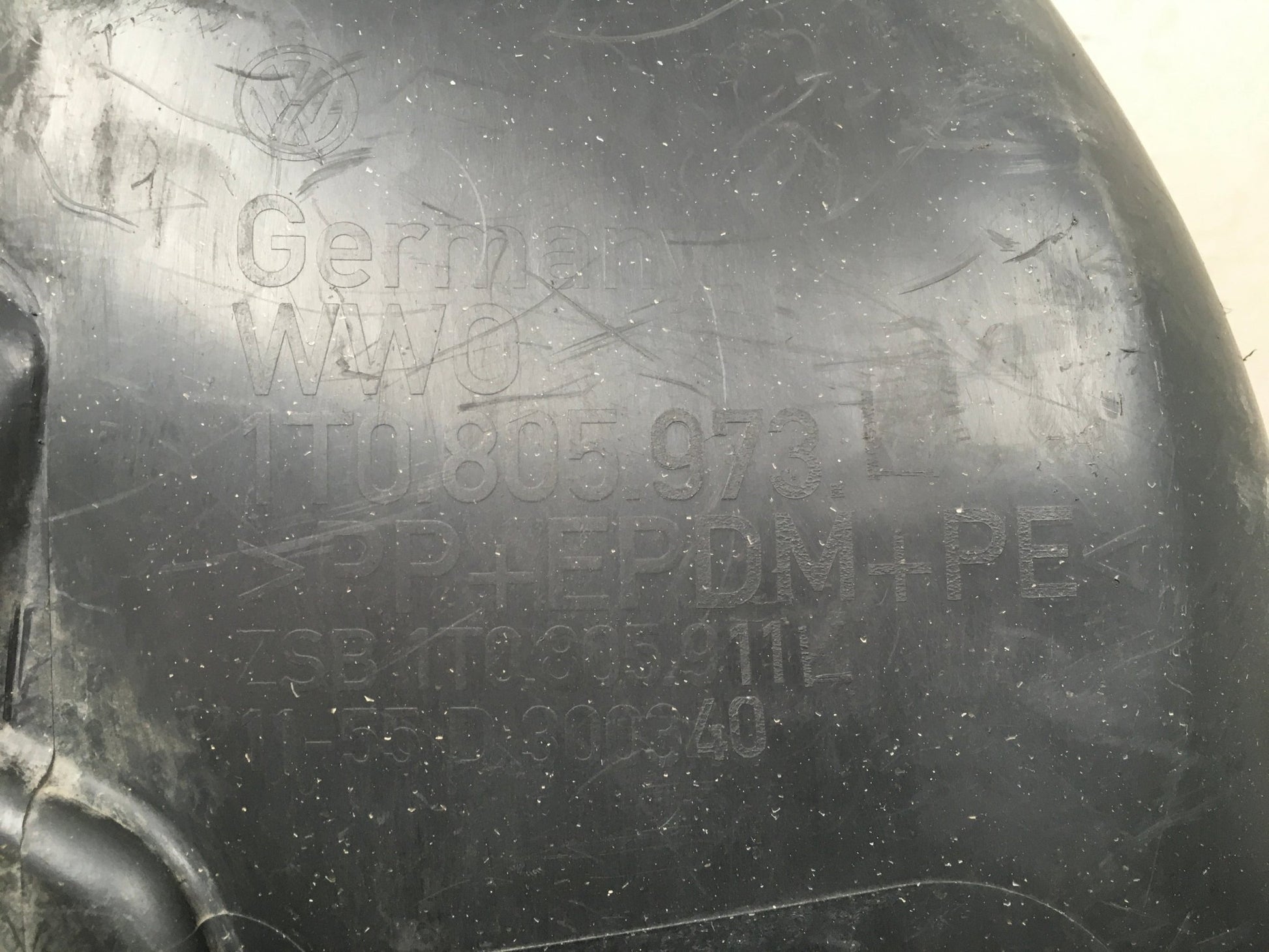 Paso Rueda del izq VW Touran 1T - 1T0805973L