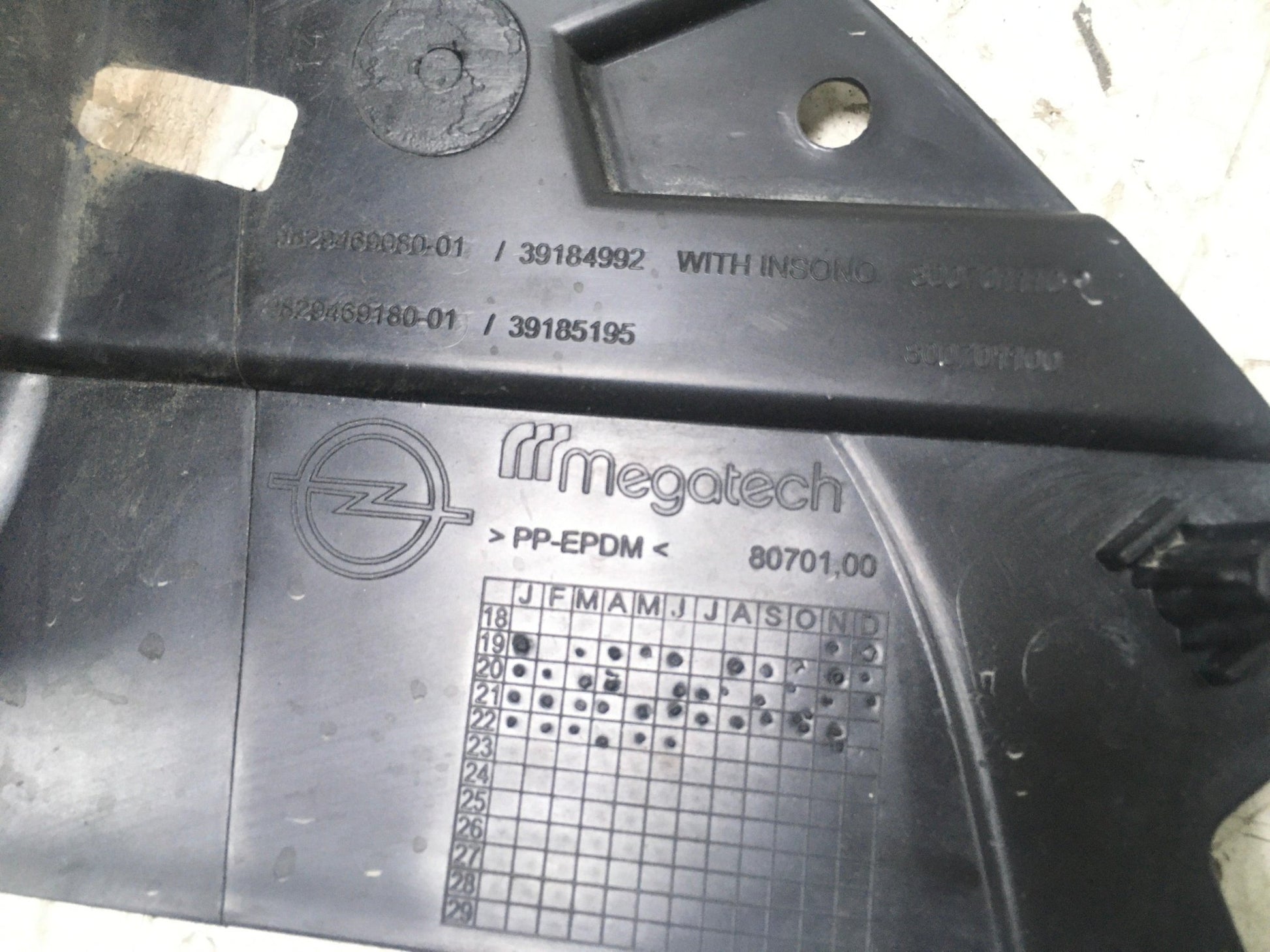 Paso rueda tra dcho Opel Corsa F - 9829469080