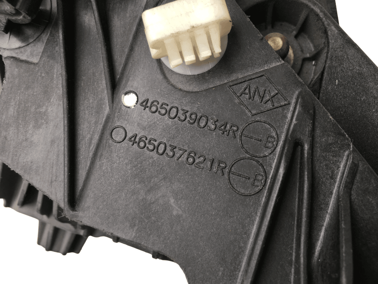 Pedal embrague Dacia/Renault 465039034R - 465039034R
