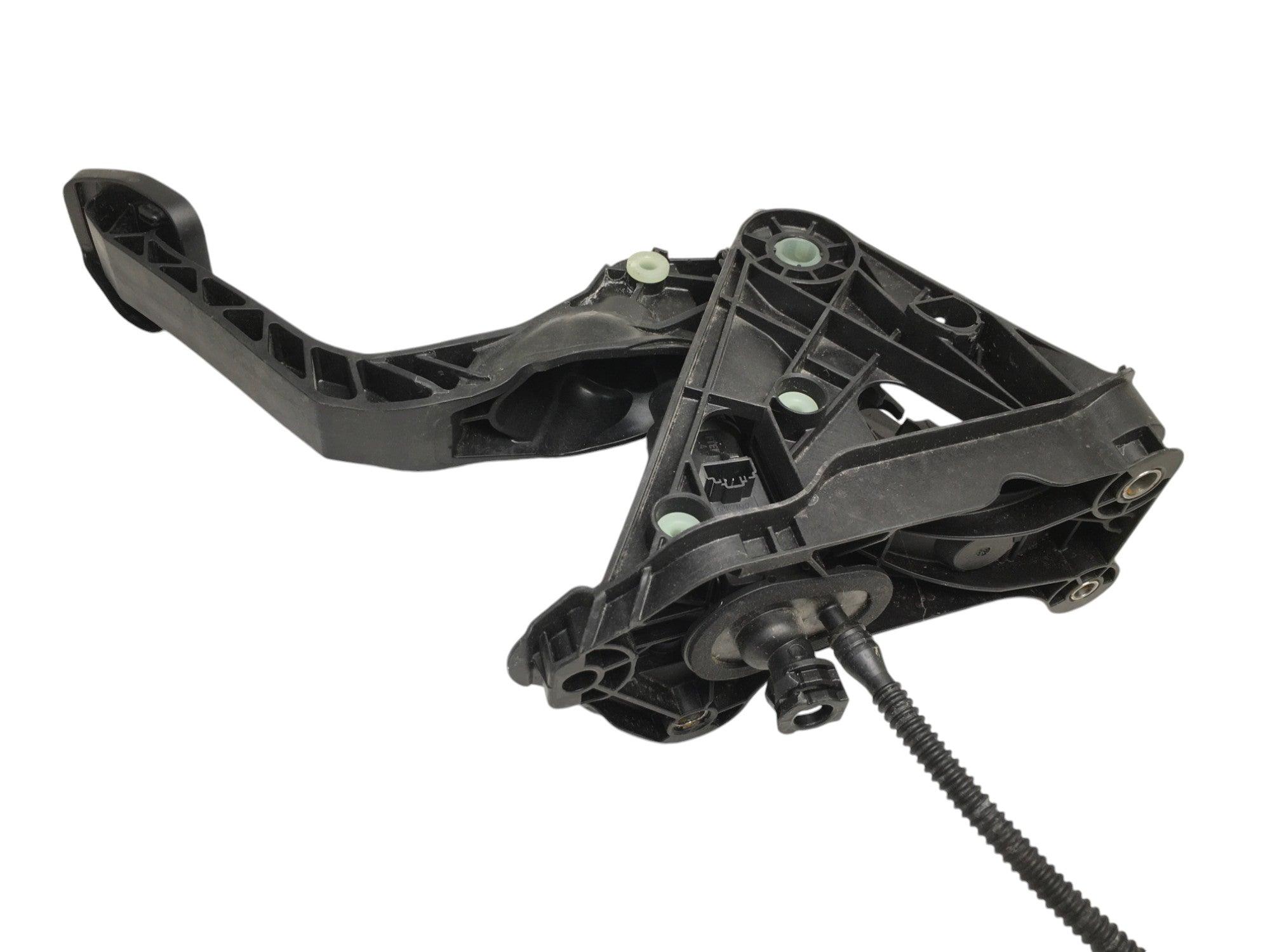 Pedal embrague VW 5Q1721059HE - 5Q1721059HE