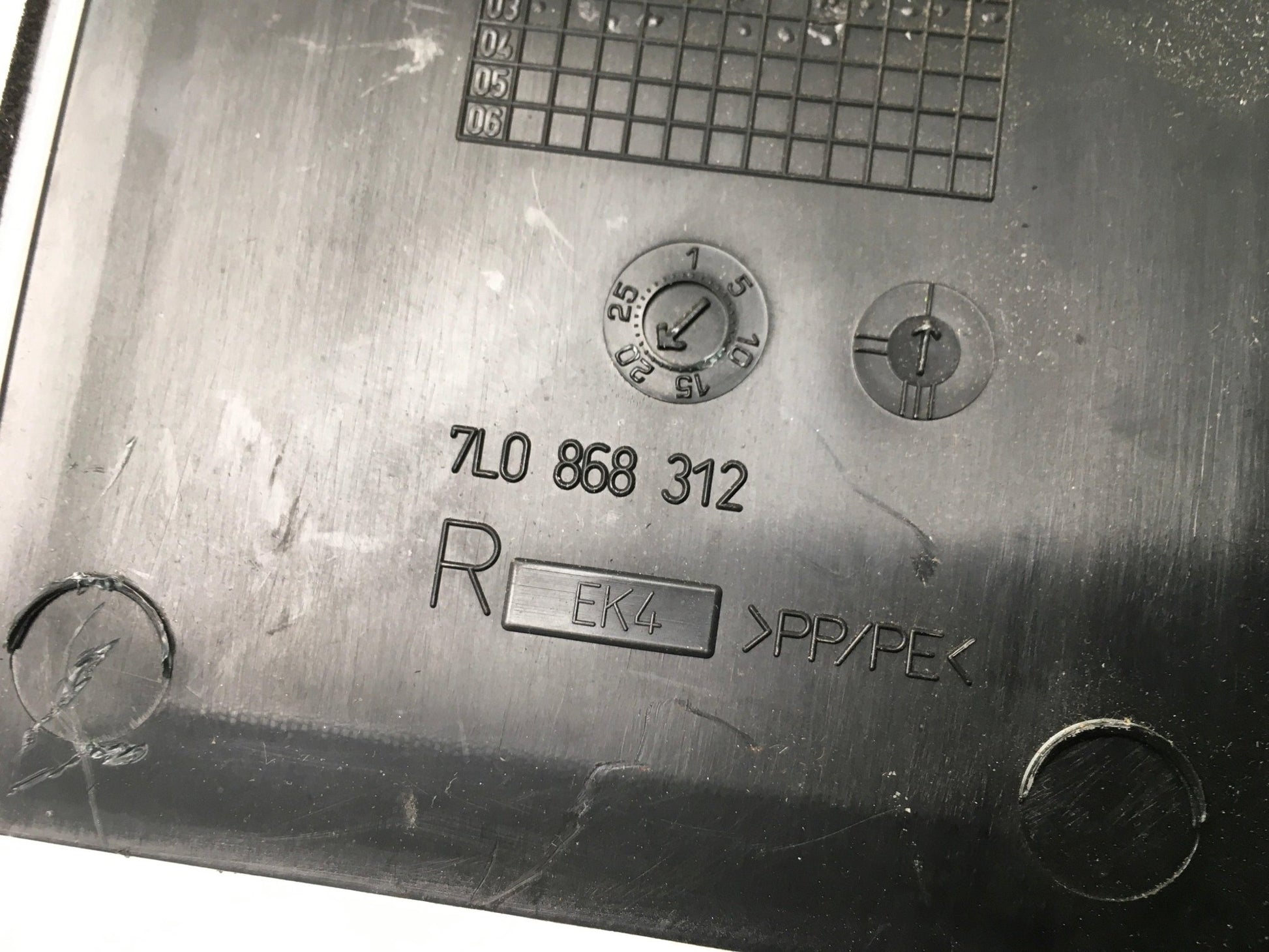 Pilar B derecho Porsche Cayenne 9PA - 7L0868312