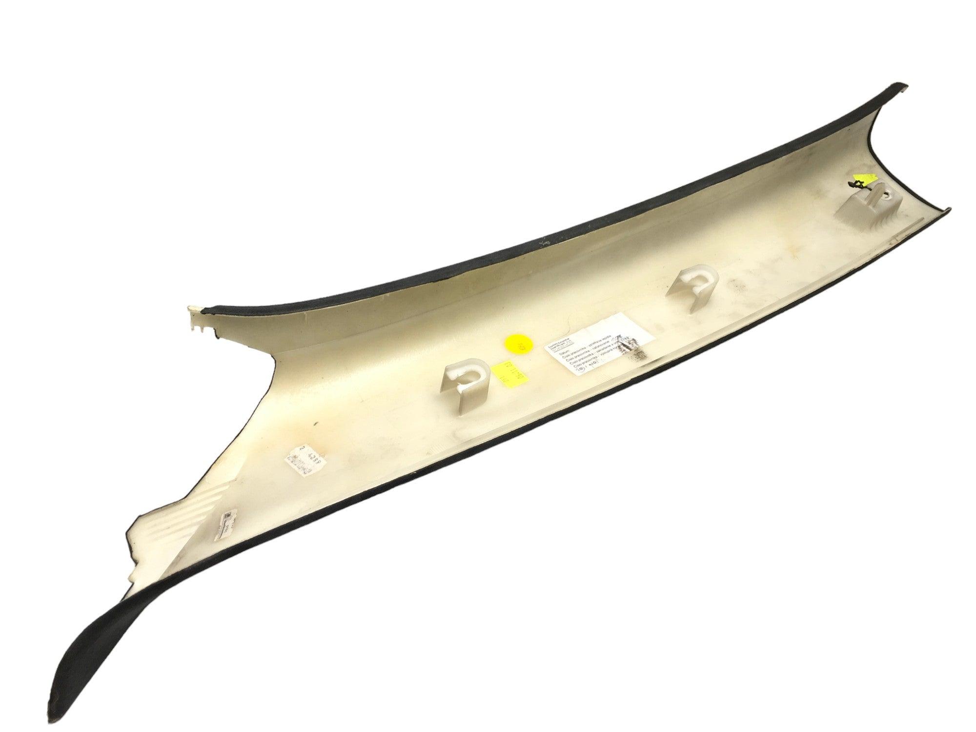 Pilar derecho Porsche Cayenne 9PA - 