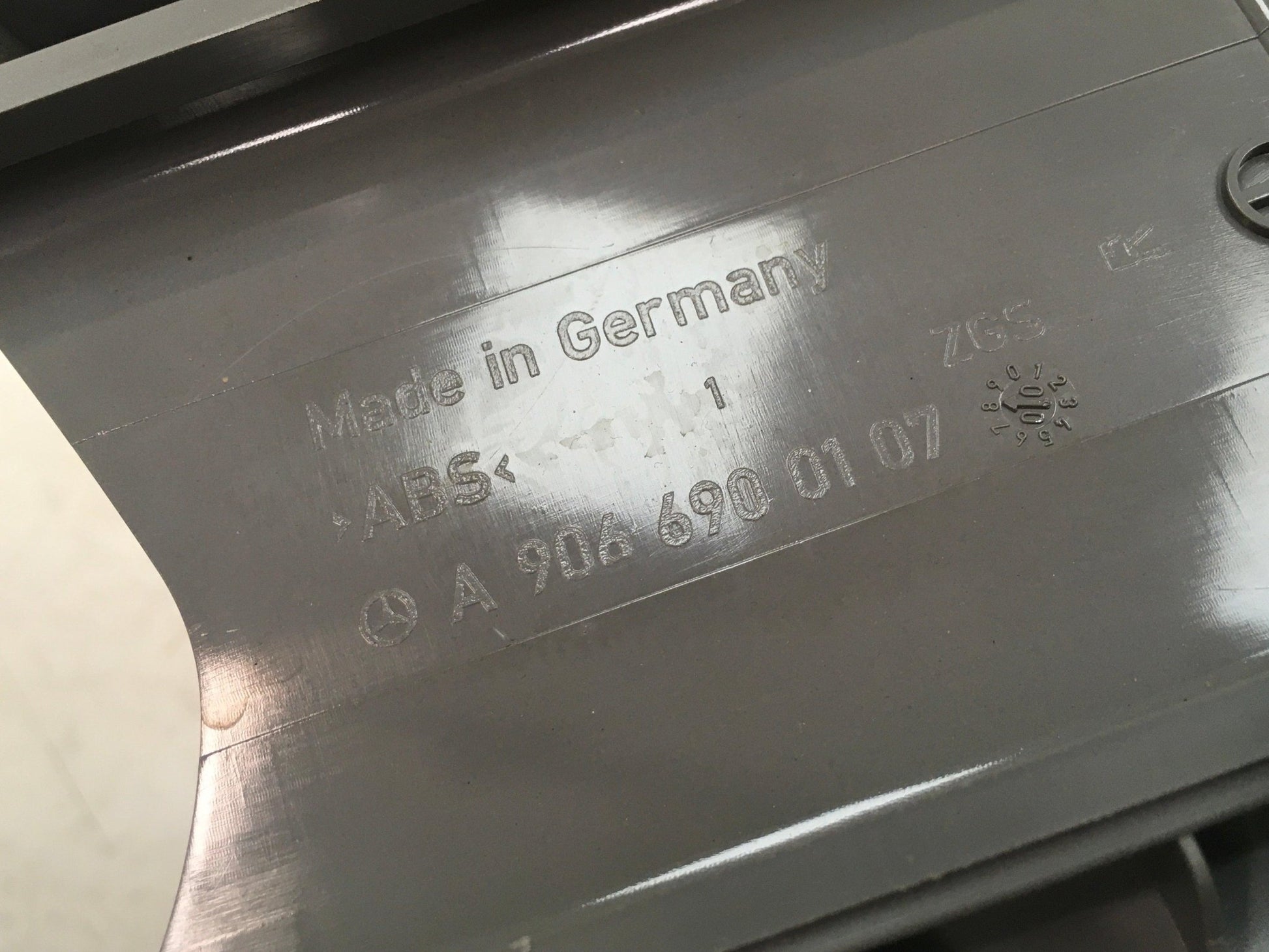 Pilar latera derecha Mercedes Sprinter W906 - A9066920500