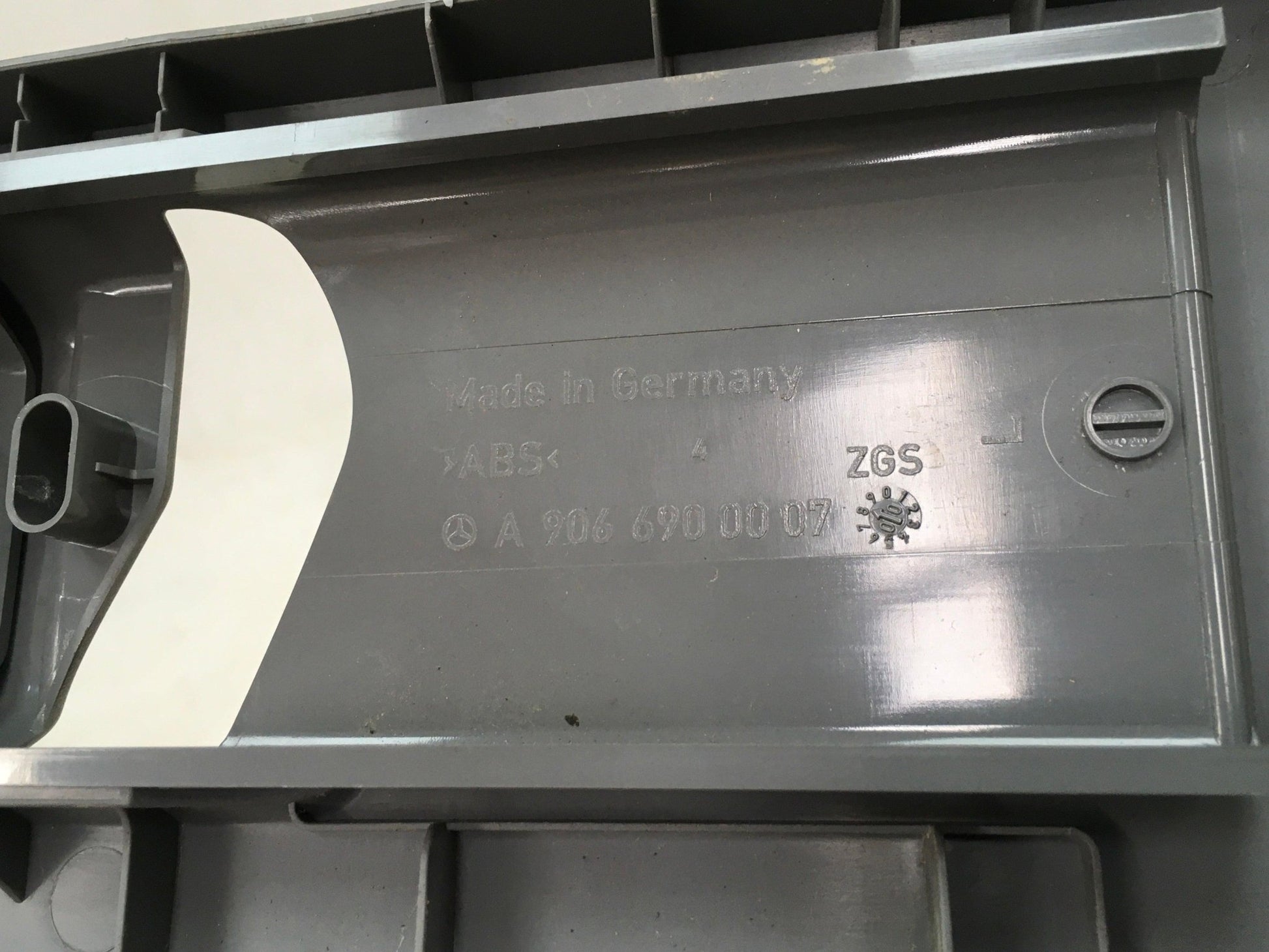 Pilar latera izquierdo Mercedes Sprinter W906 - A9066920400