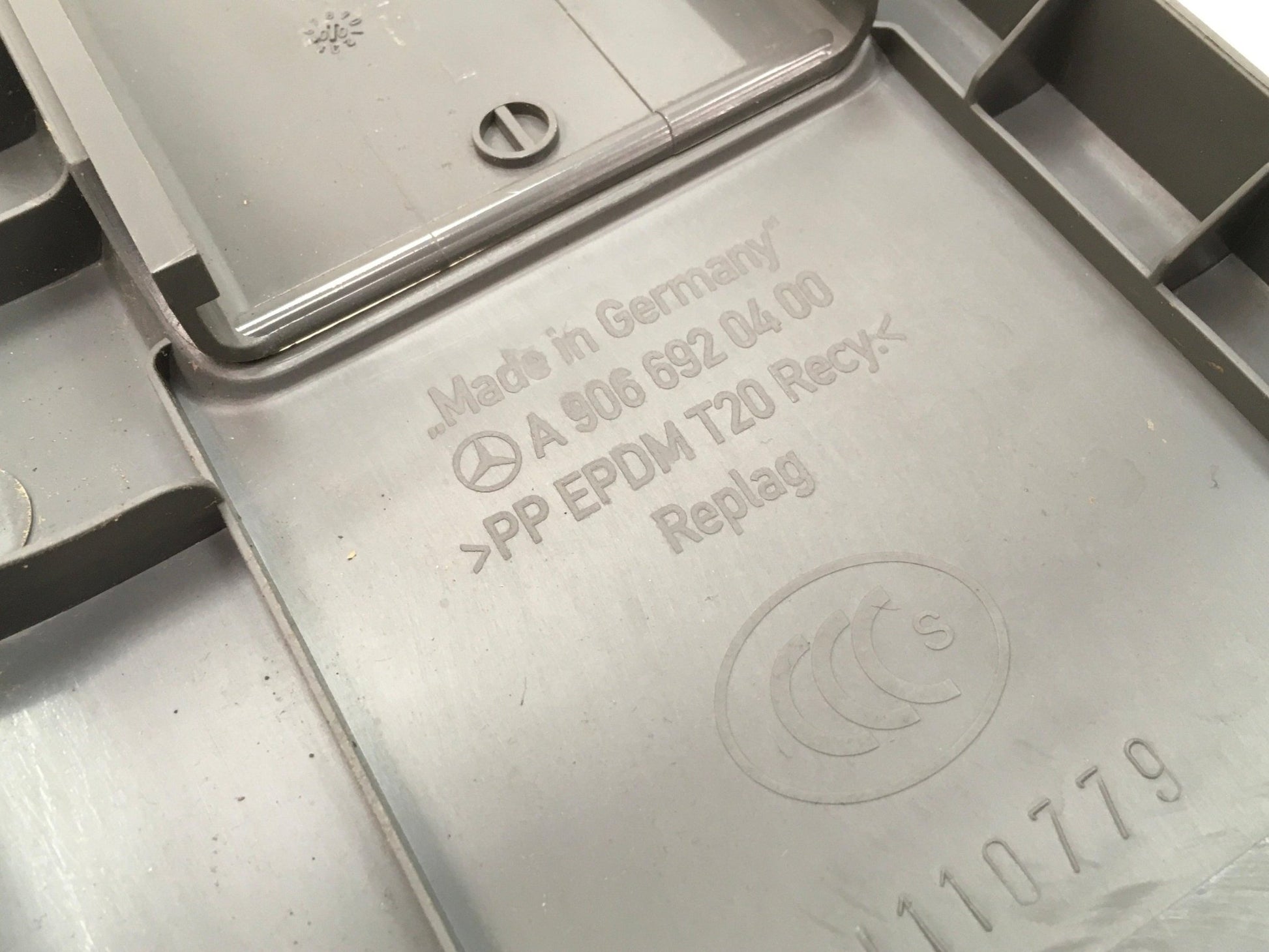 Pilar latera izquierdo Mercedes Sprinter W906 - A9066920400