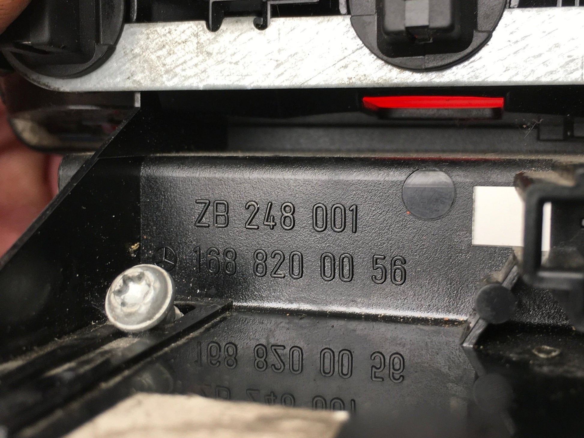 Piloto central Mercedes A W168 - 1688200056