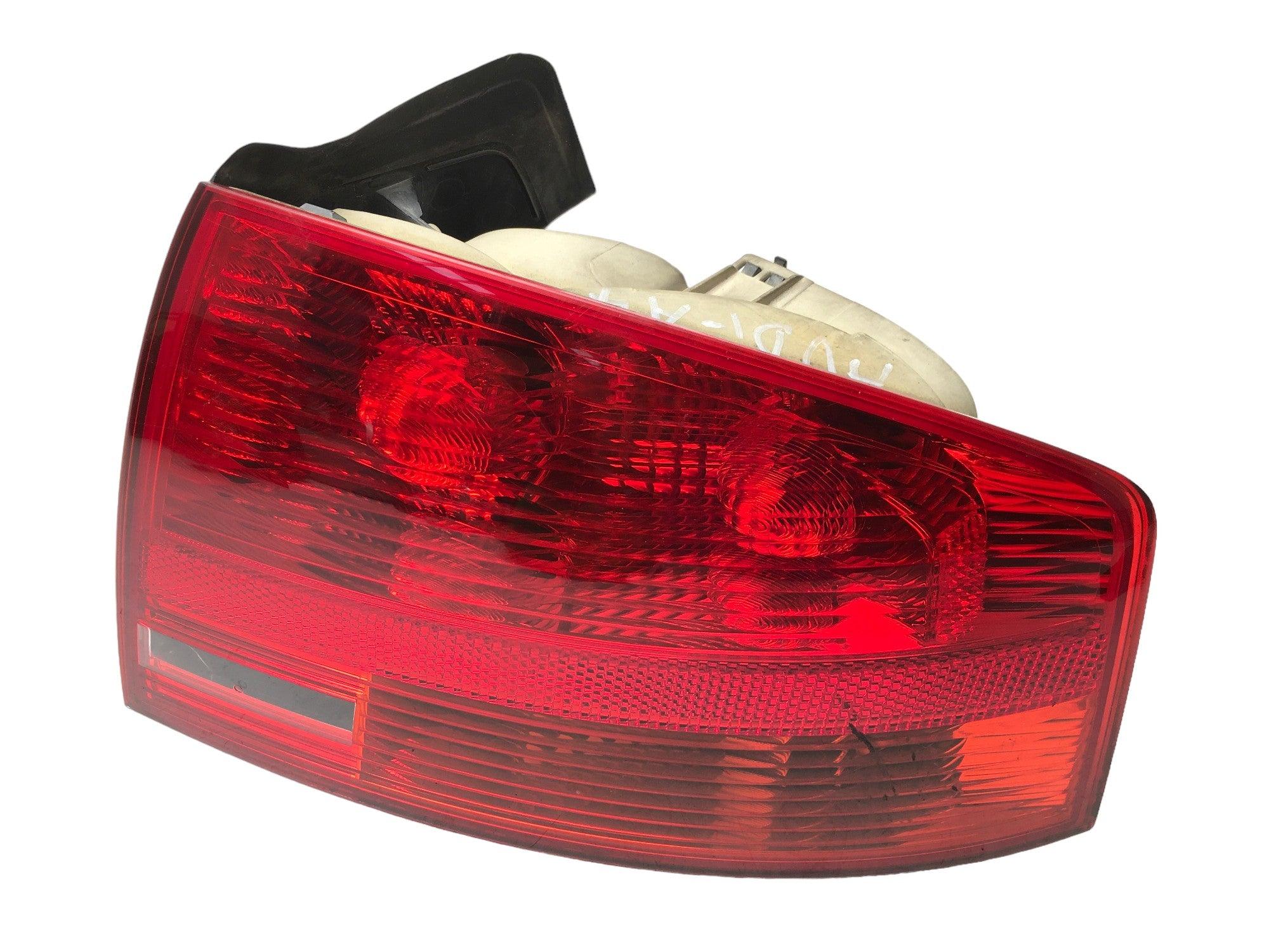 Piloto derecho Audi A4 B7 - 8E5945096