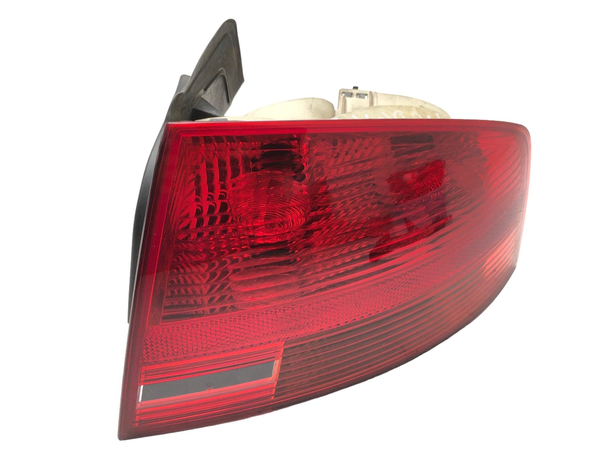 Piloto derecho Audi A4 B7 - 8E5945096