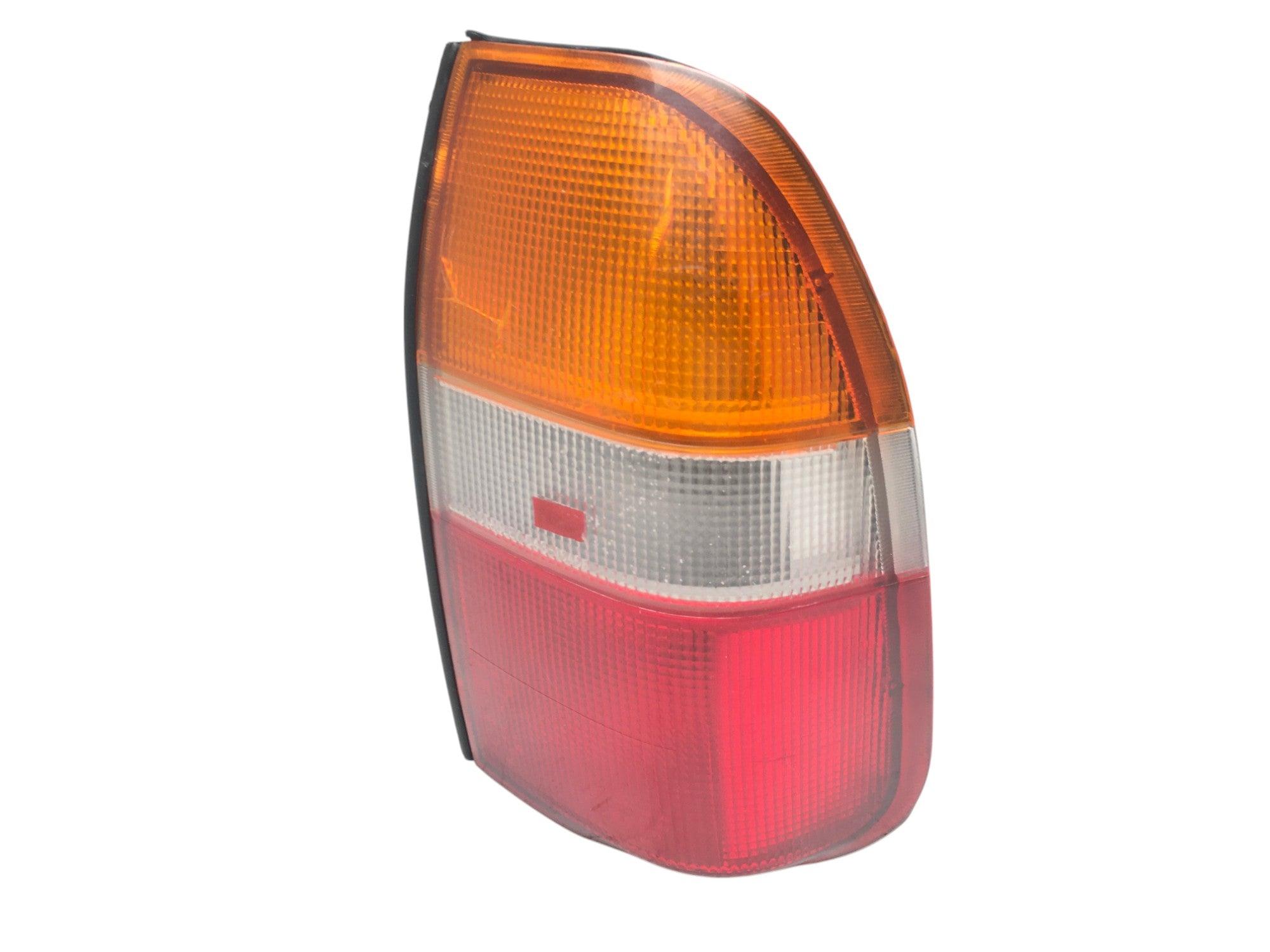 Piloto derecho Mitsubishi L200 K 6/7 - MR296240