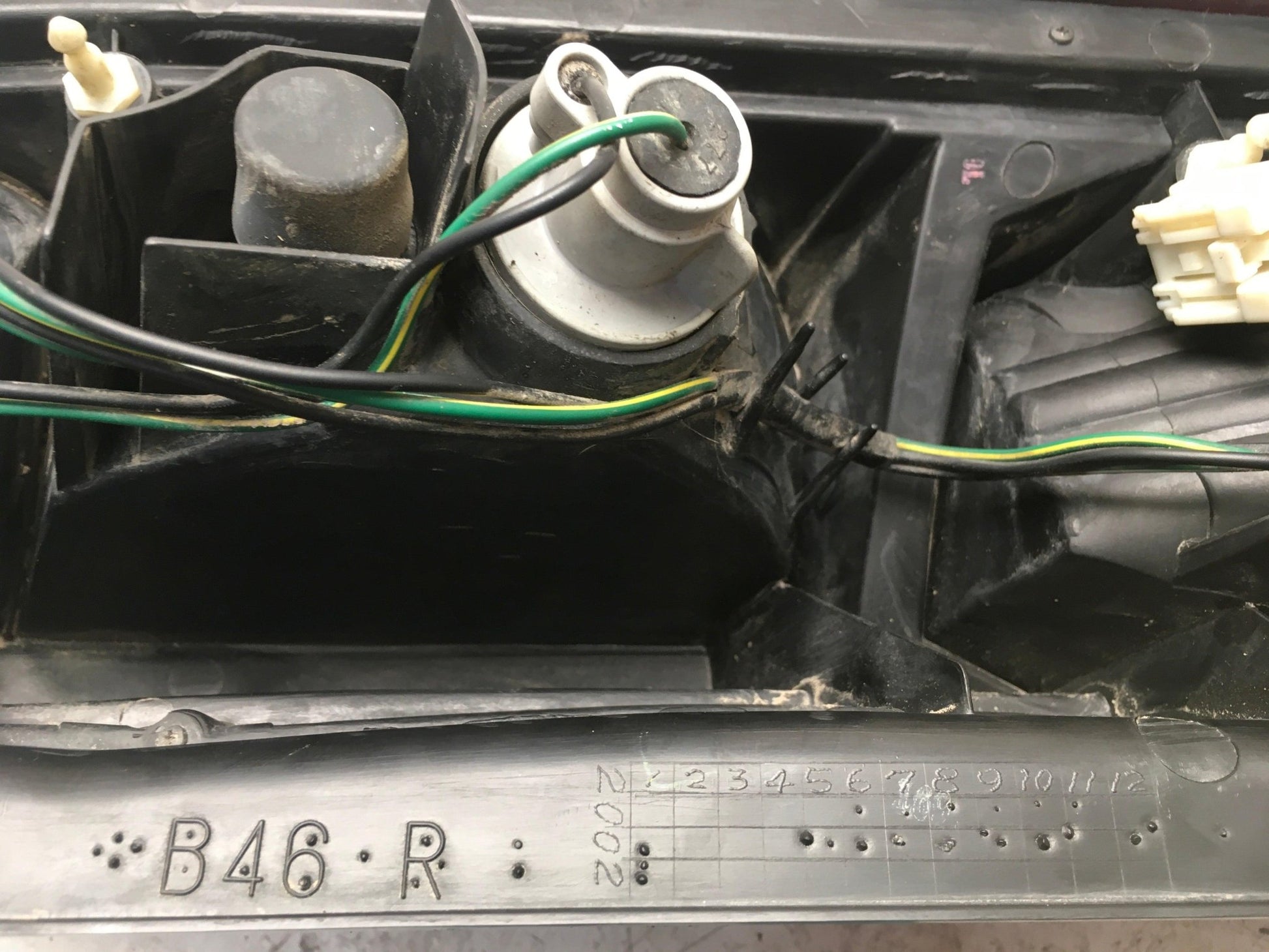 Piloto derecho Nissan X - Trail T30 - 26550EQ00B