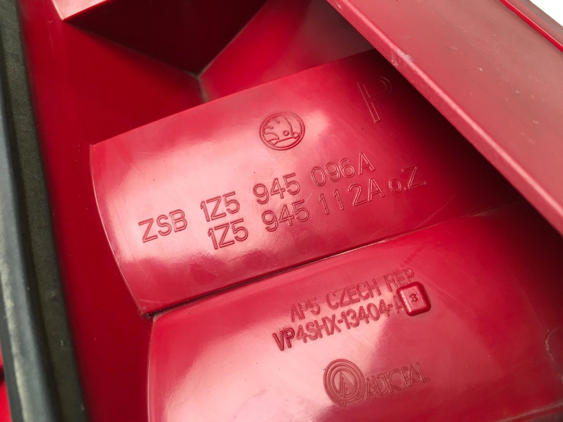 Piloto derecho Skoda Octavia II 1Z - 086651909R