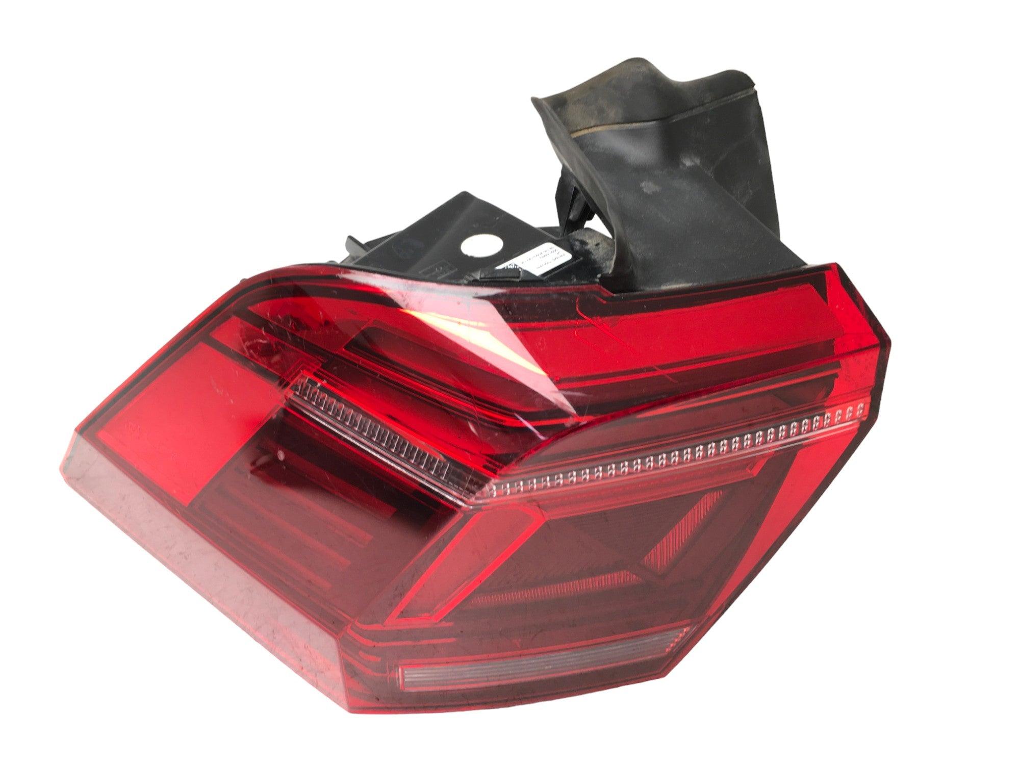 Piloto izquierdo VW Tiguan II R - 5NA945207