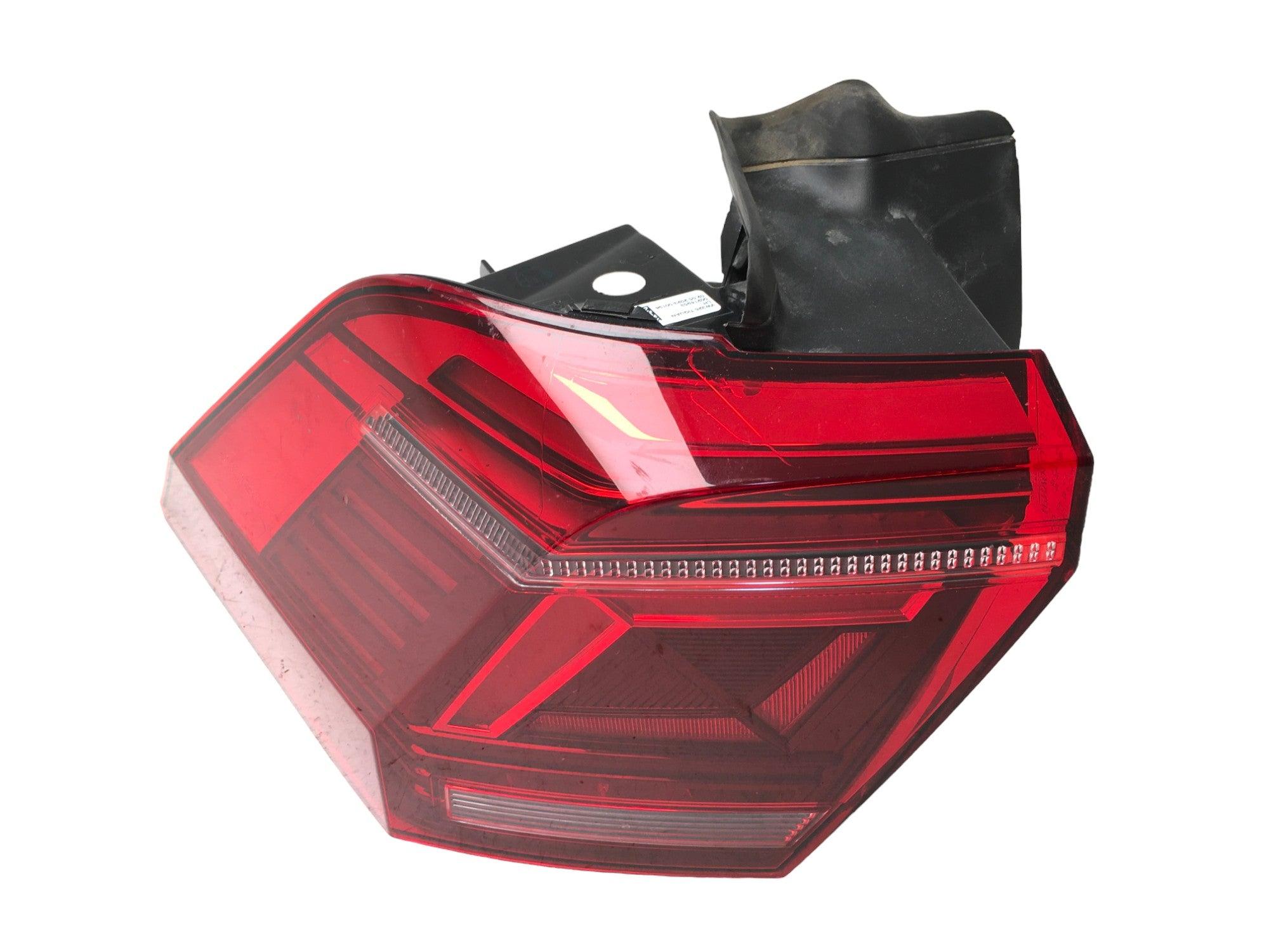 Piloto izquierdo VW Tiguan II R - 5NA945207