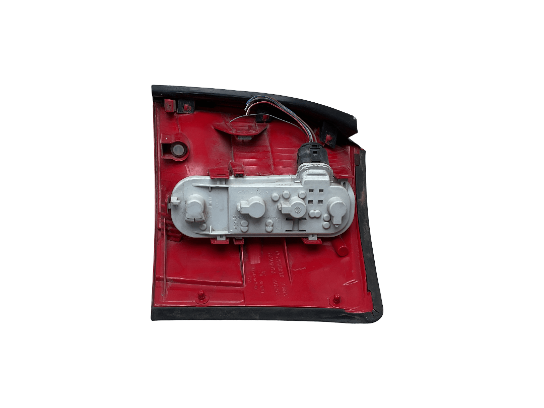 Piloto tra izq Audi A4 Avant 00-06 - 8E9945095