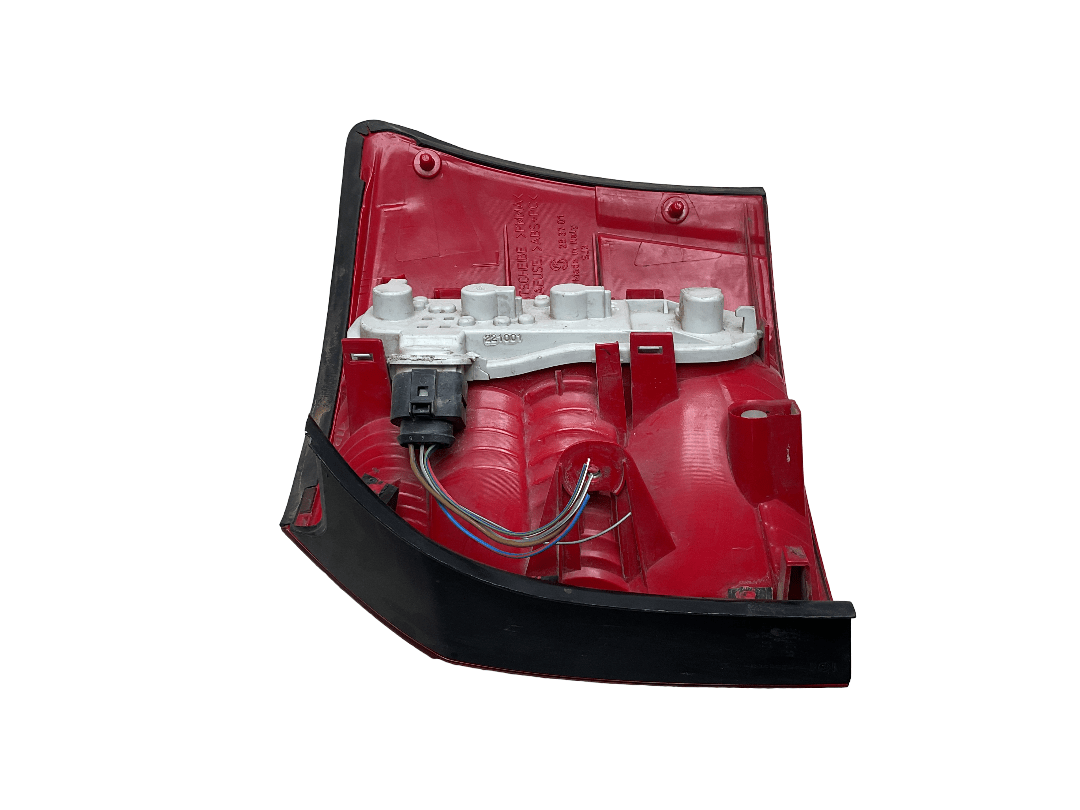 Piloto tra izq Audi A4 Avant 00-06 - 8E9945095