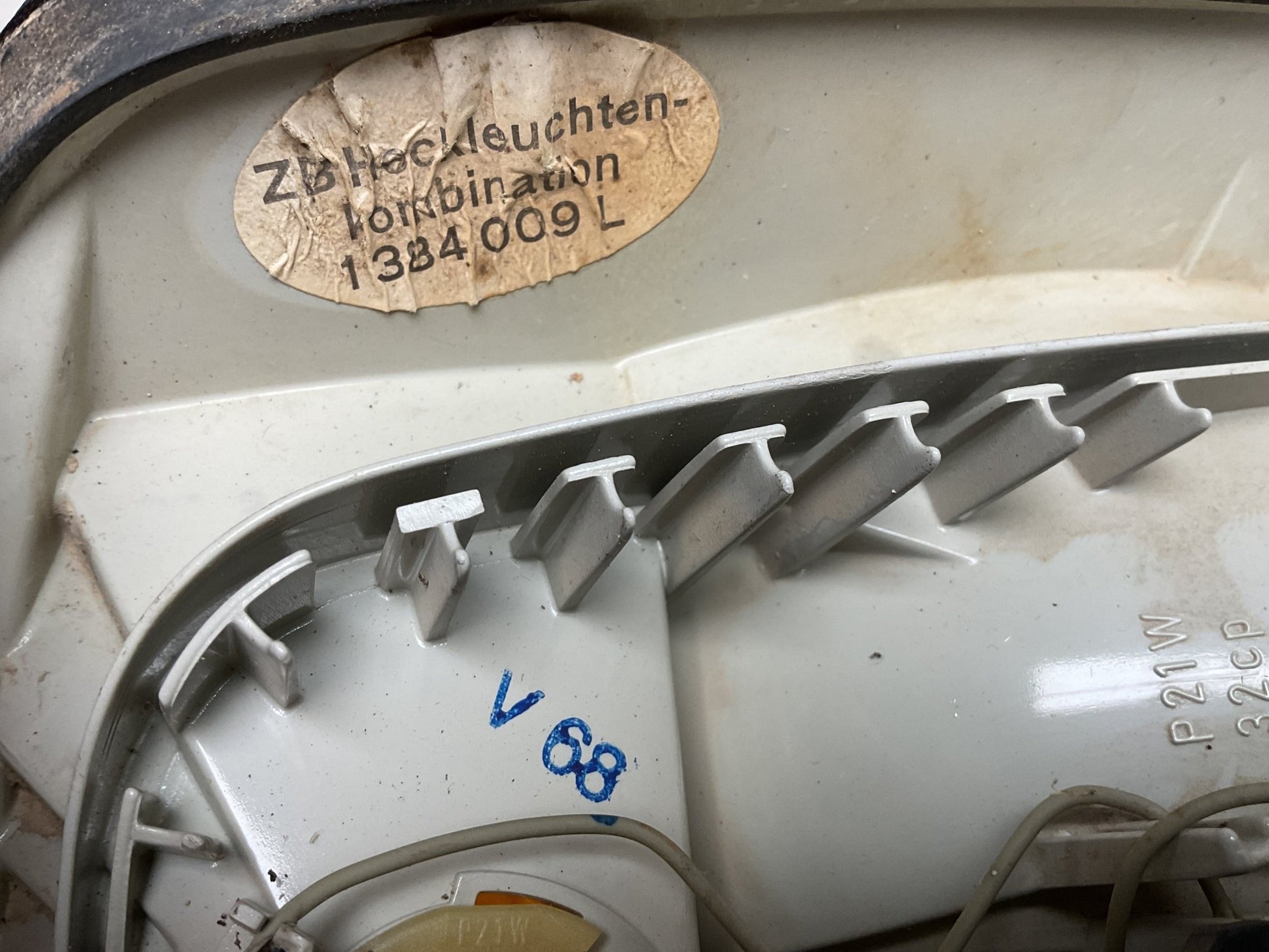 Piloto tra izq BMW 5 1988 - 1996 - 1384009L