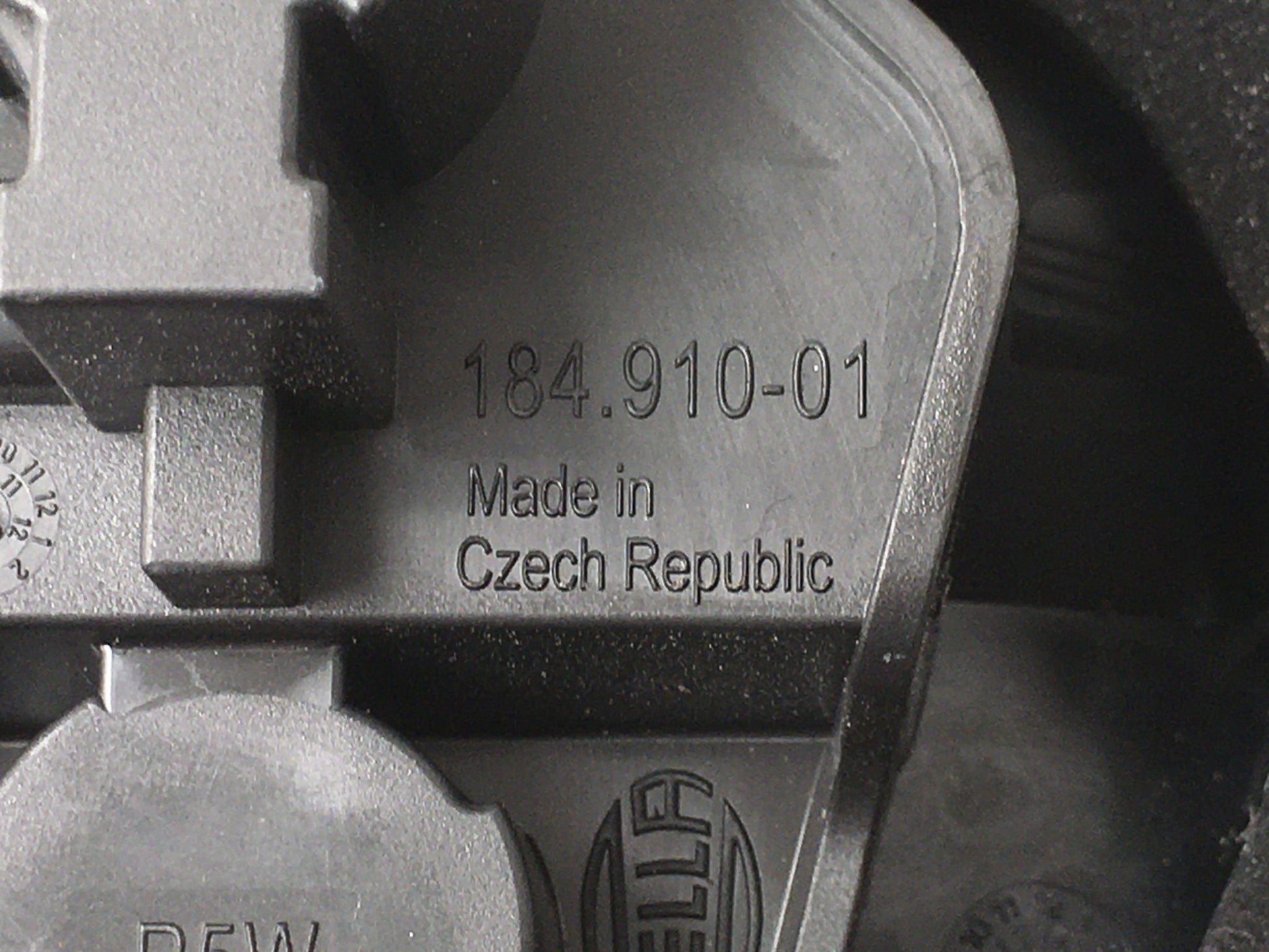 Piloto tra izq porton Seat Toledo IV - 18491001