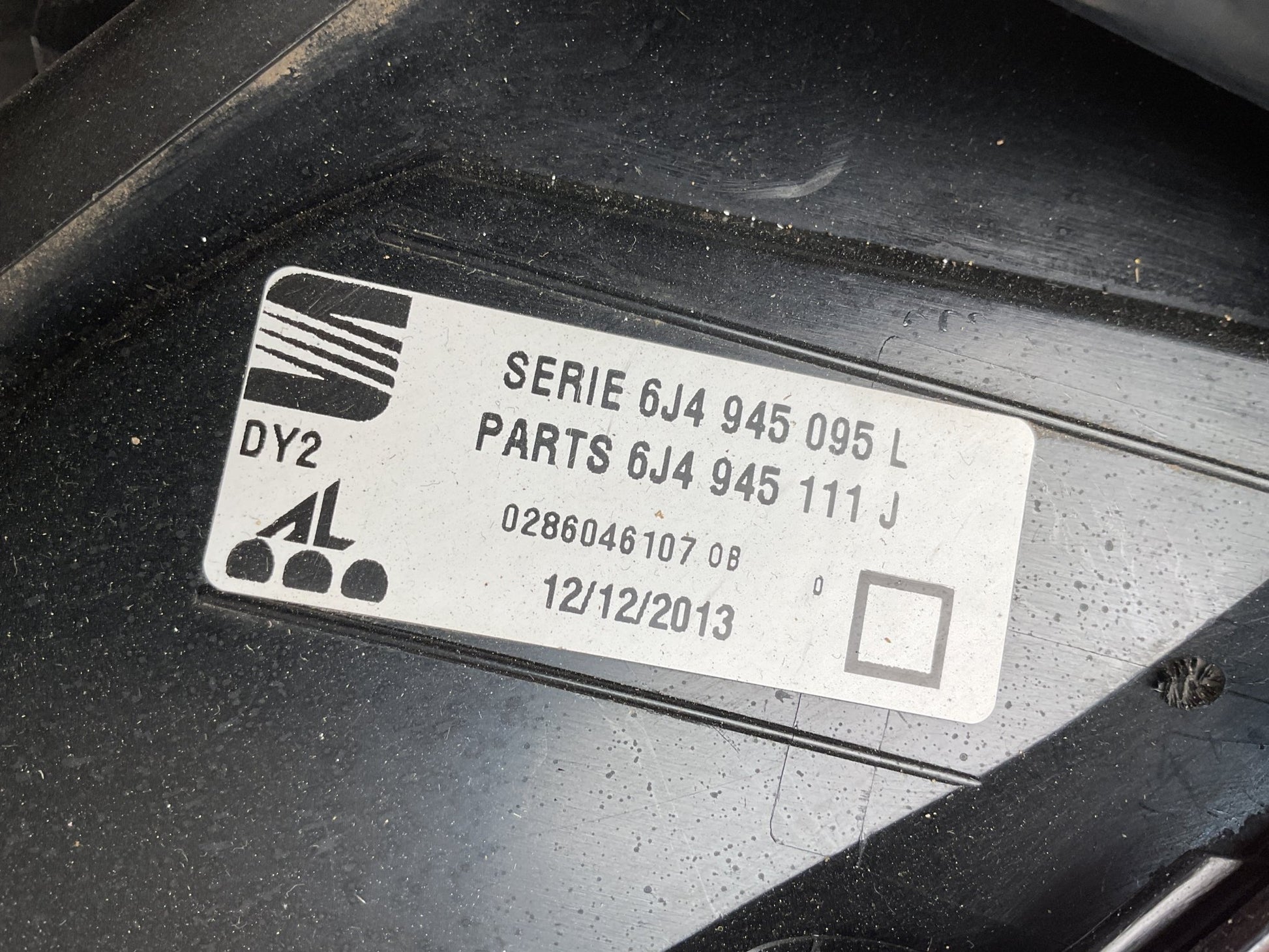 Piloto tra izq SEAT Ibiza IV 12-17 - 6J4945095L