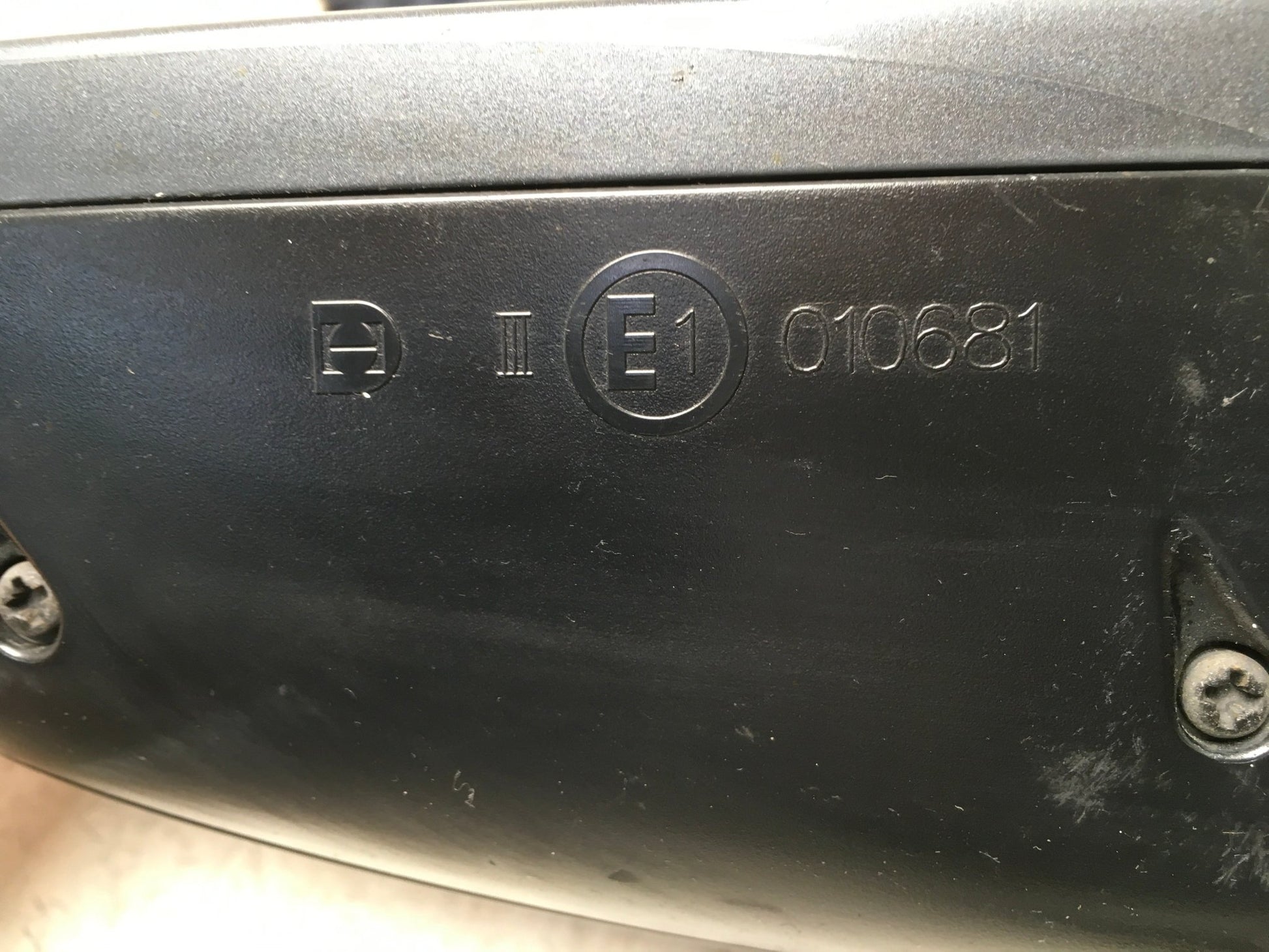 Porta Retrovisor izq Audi A4 8E - E1010681 _