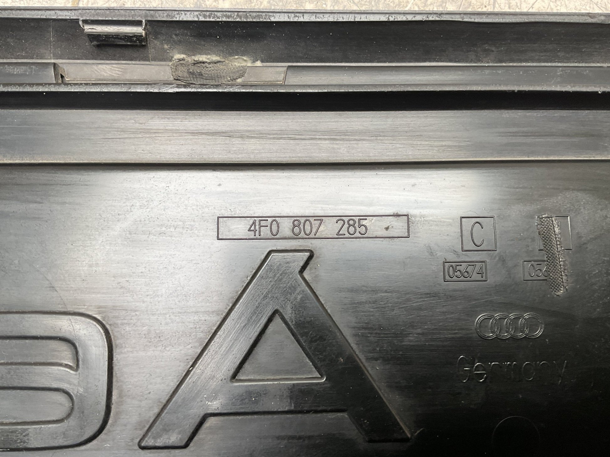 Portapatente Audi A6 2004 - 2011 - 4F0807285