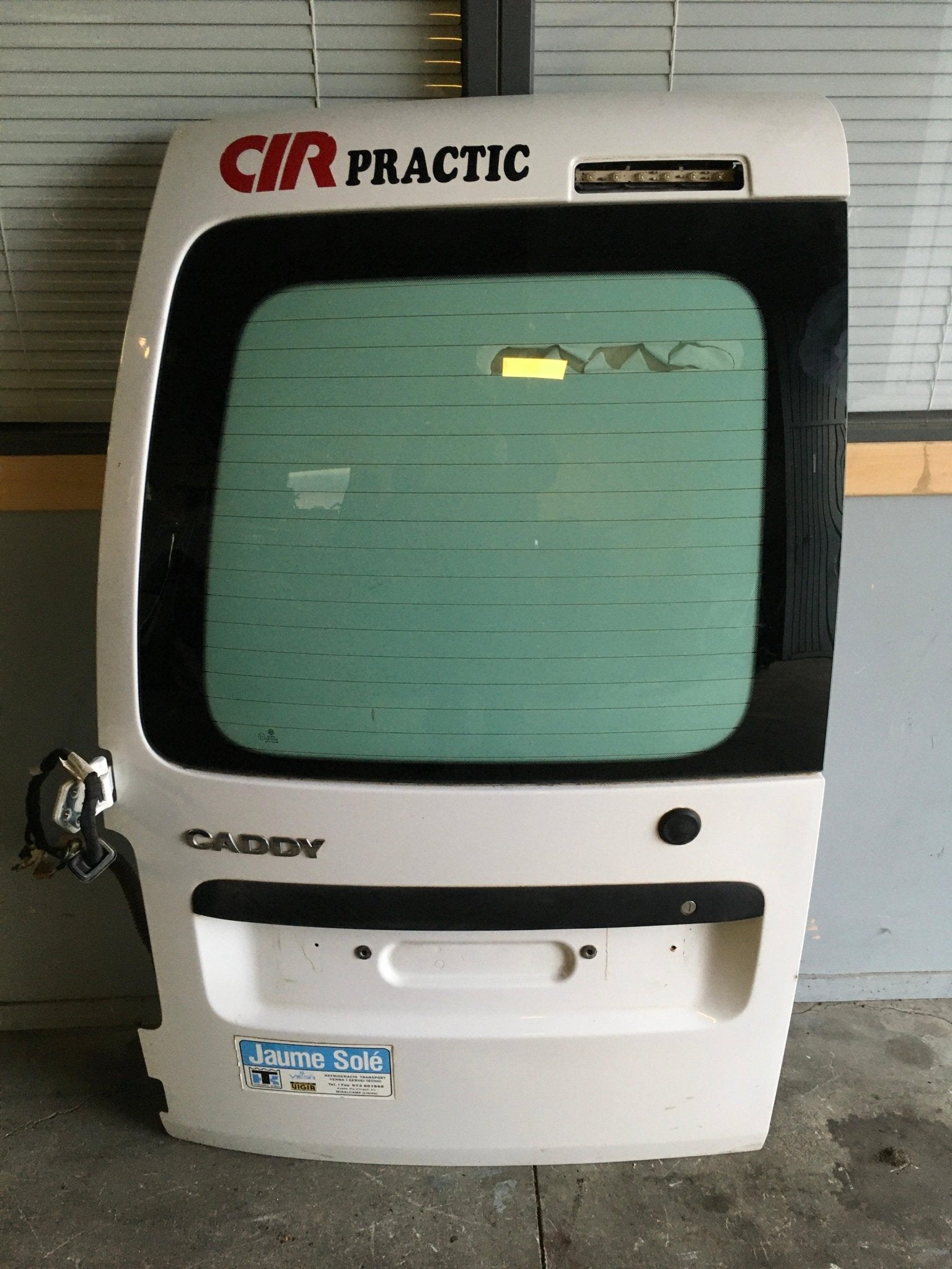 Porton izquierdo VW Caddy III 2K - 2K0827091J