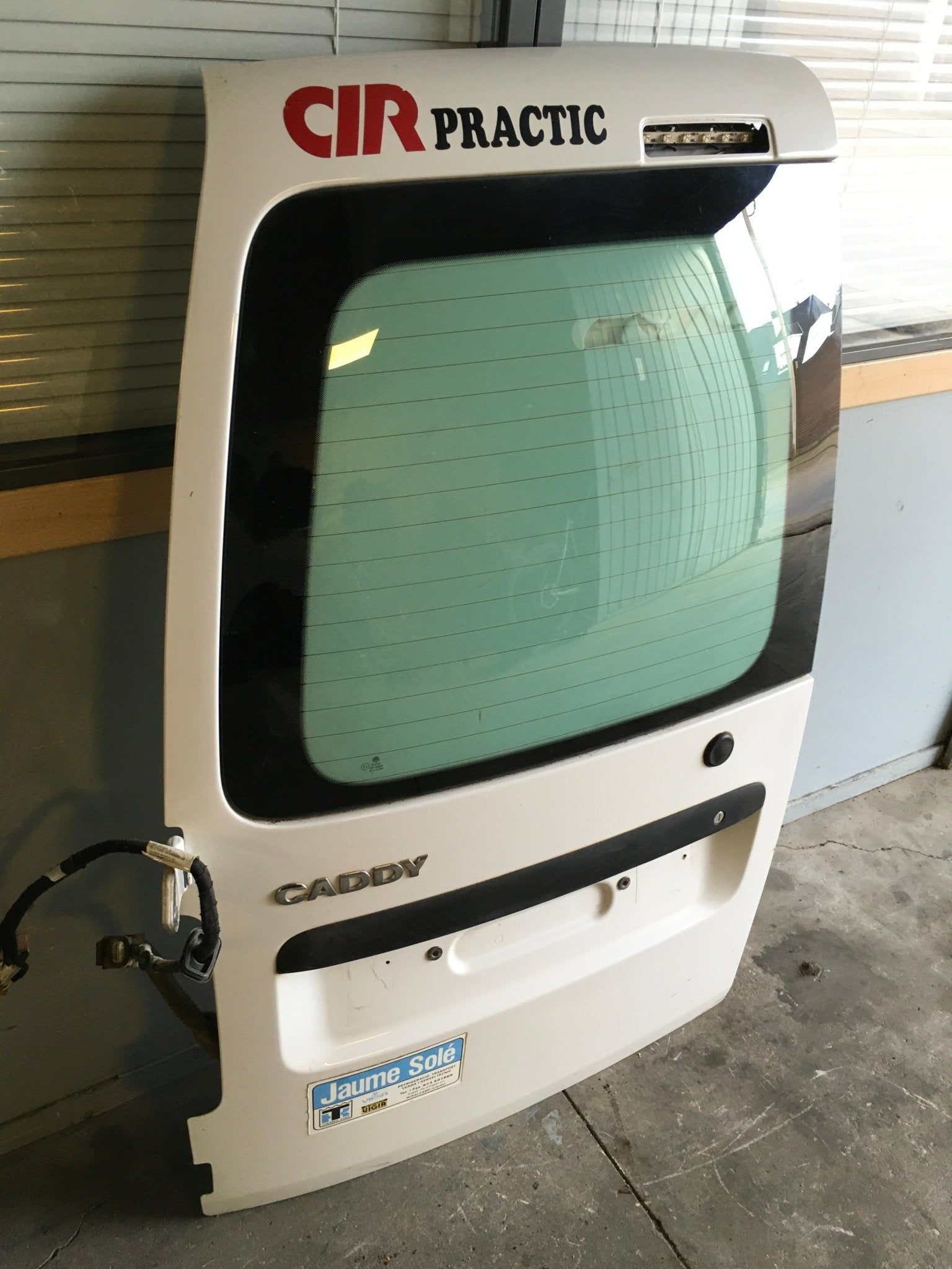 Porton izquierdo VW Caddy III 2K - 2K0827091J