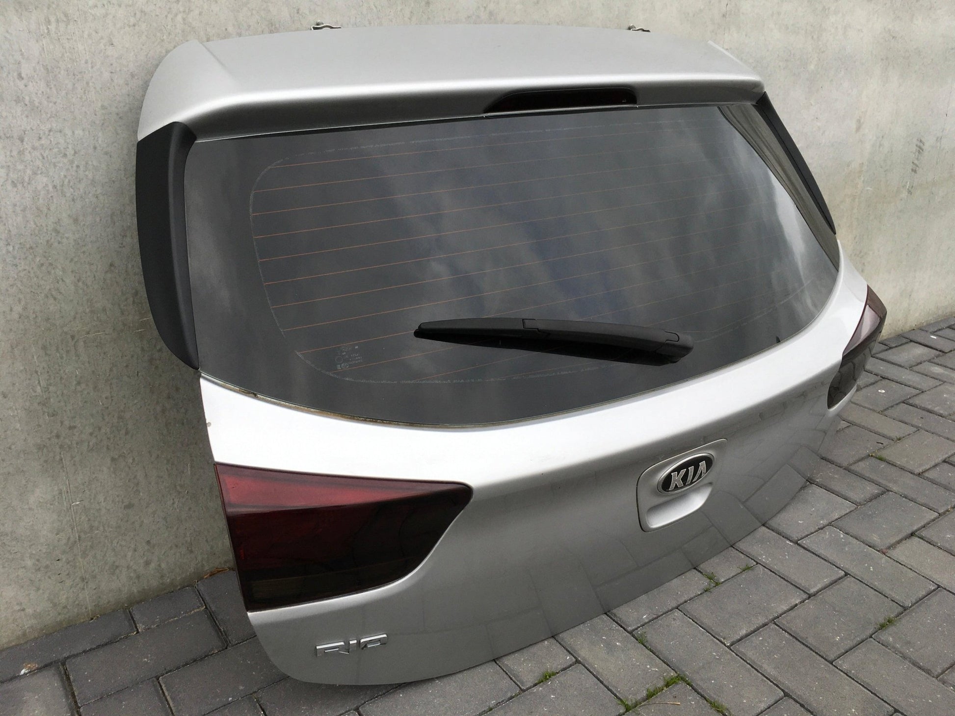 Porton Kia Rio IV - 73700H8000