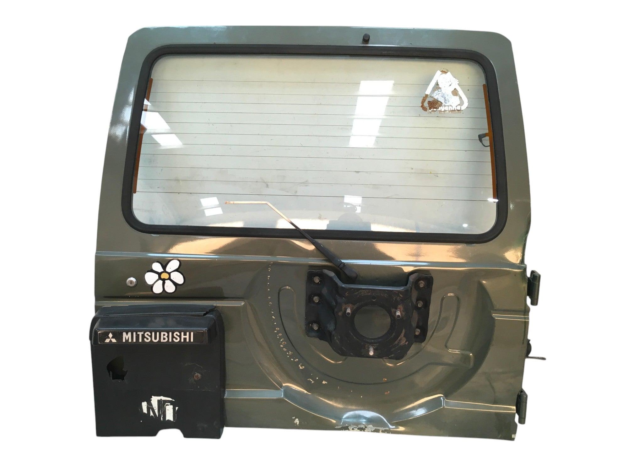 Porton Mitsubishi Montero L040 - MB275658 _